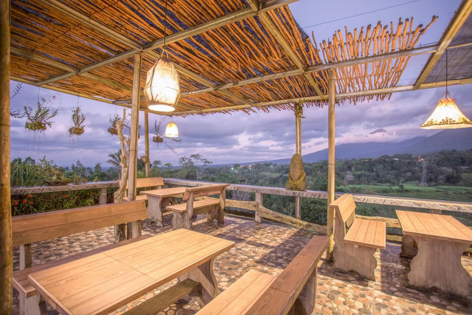 Property building in Pondok Nyoman Bedugul by AGATA