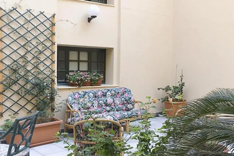 Facade/entrance in Palazzo Serraino Residence