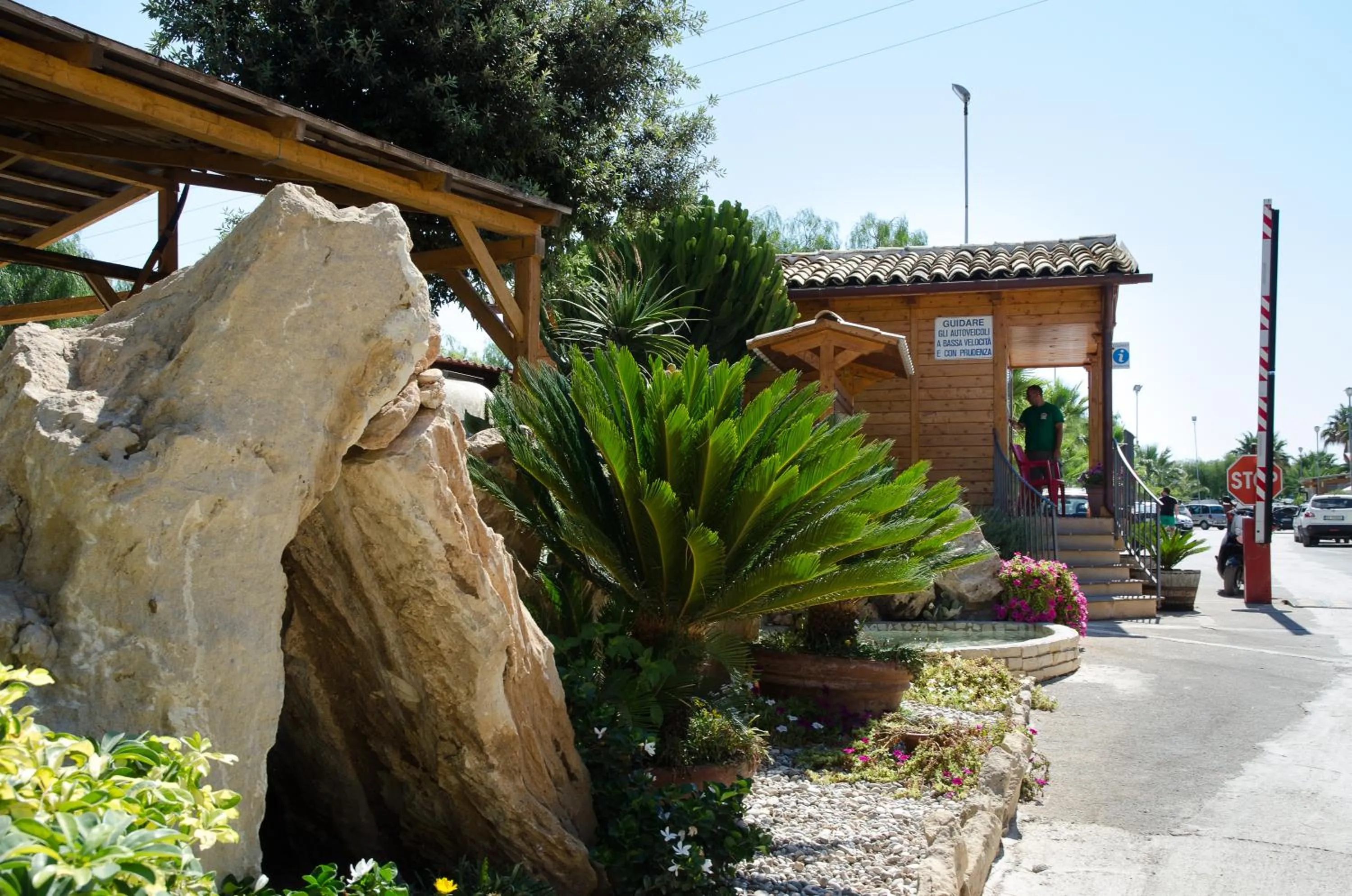 Area and facilities in Kamemi Village & Camping