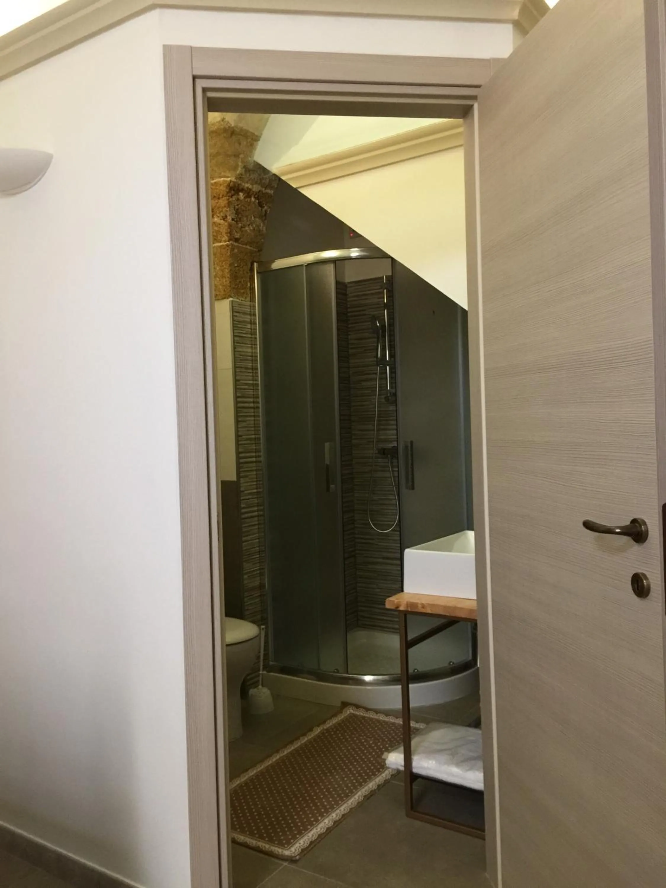 Shower in Borgo Sofia Bed and Breakfast