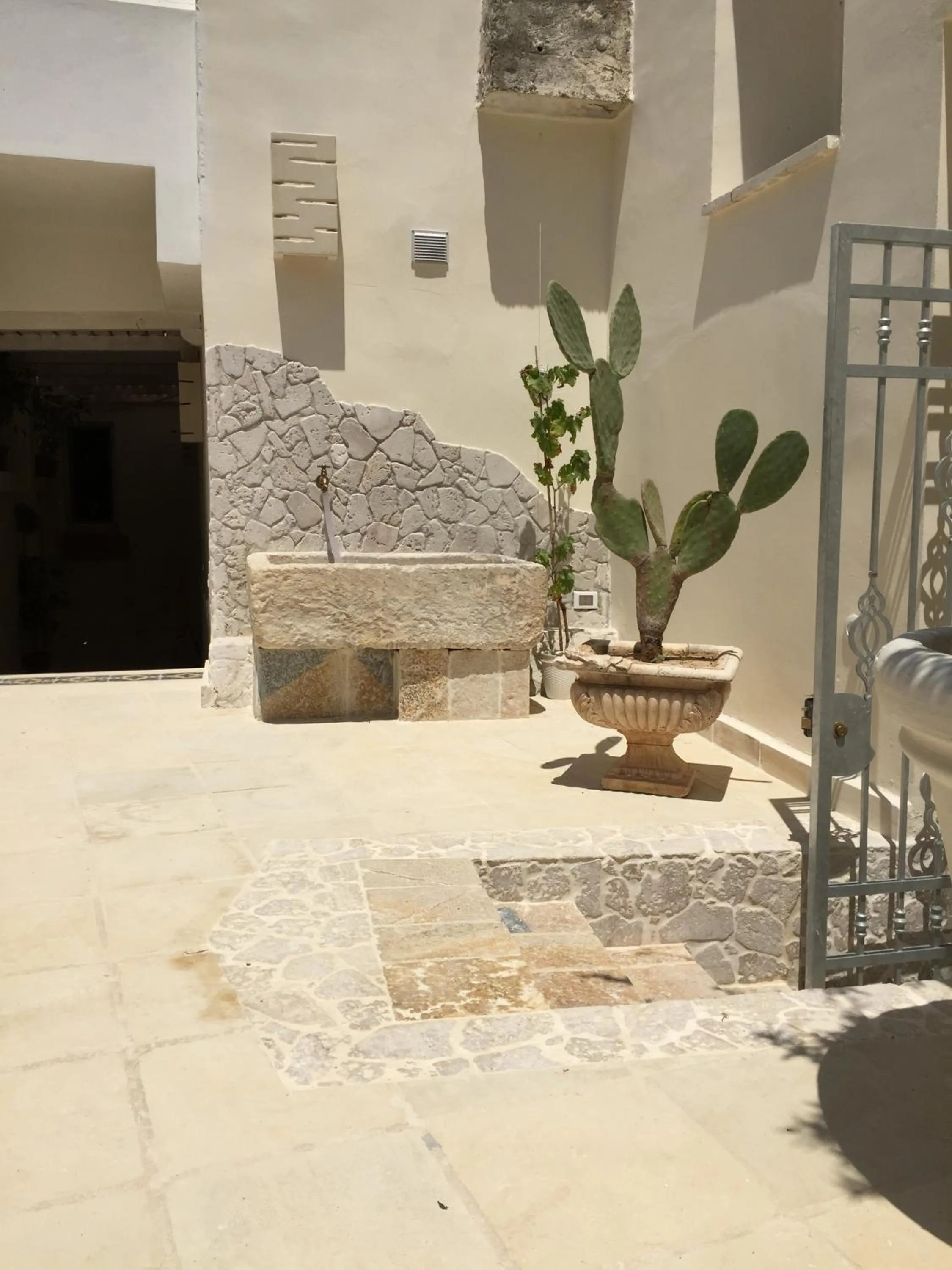 Patio in Borgo Sofia Bed and Breakfast