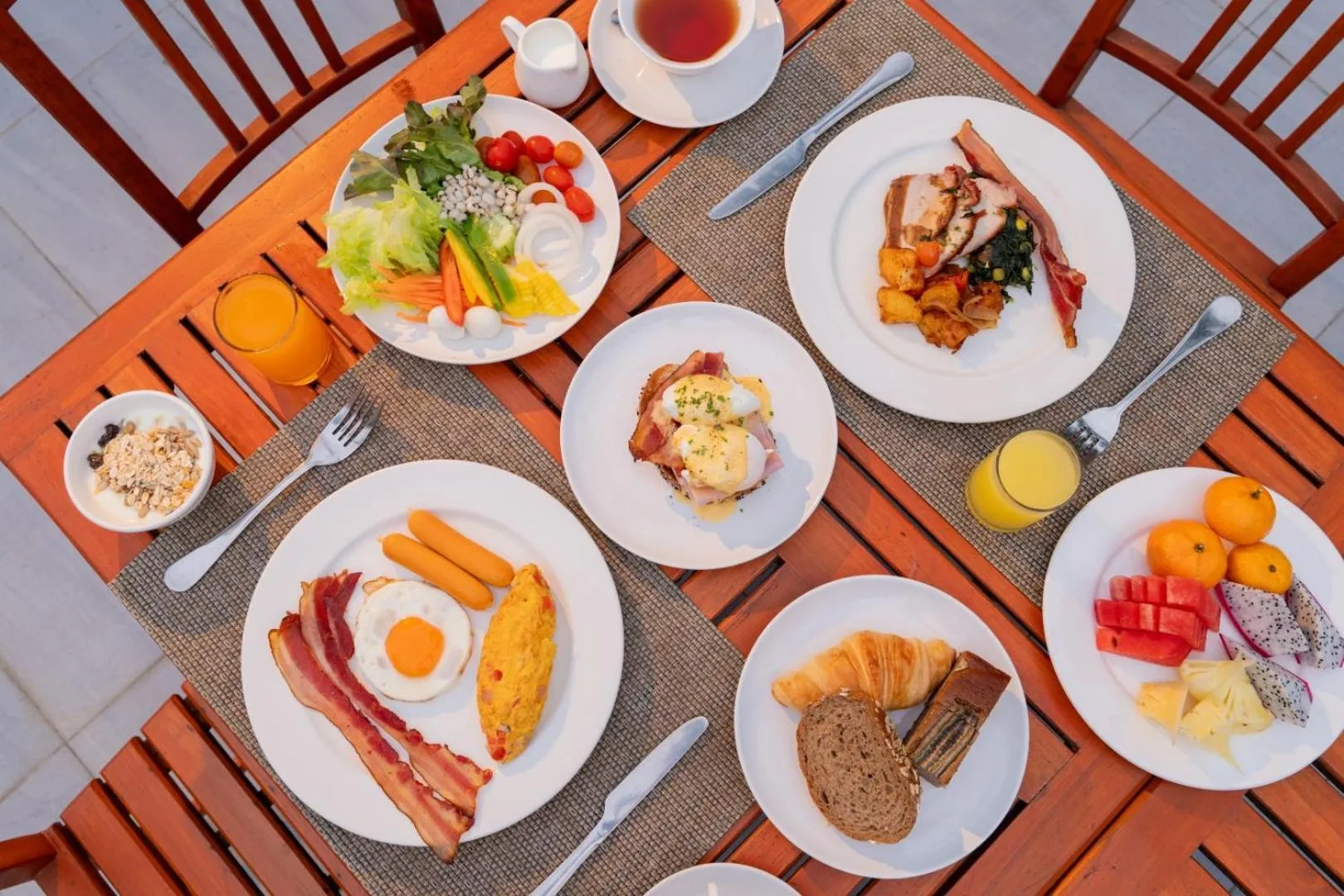 Restaurant/places to eat in The Briza Beach Resort, Khao Lak SHA Extra Plus