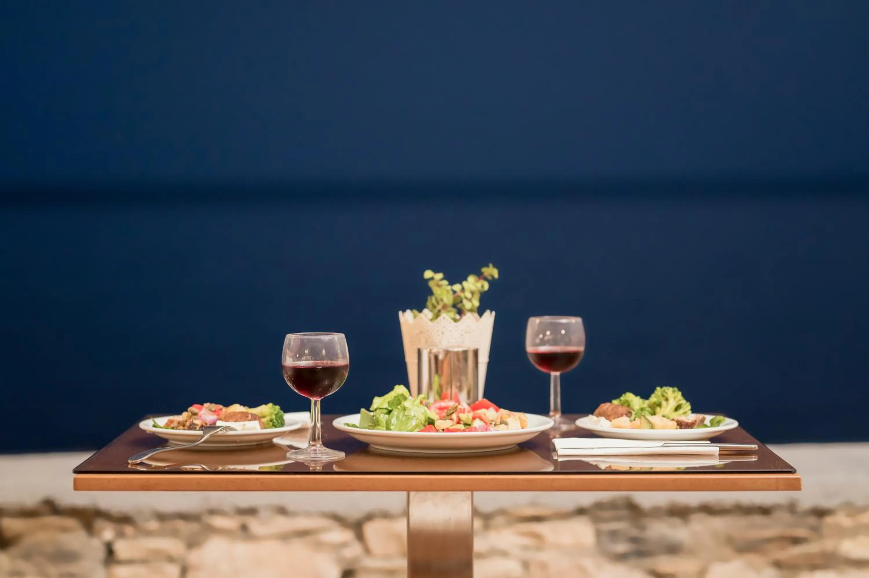 Restaurant/places to eat in Hydrele Beach Hotel & Village