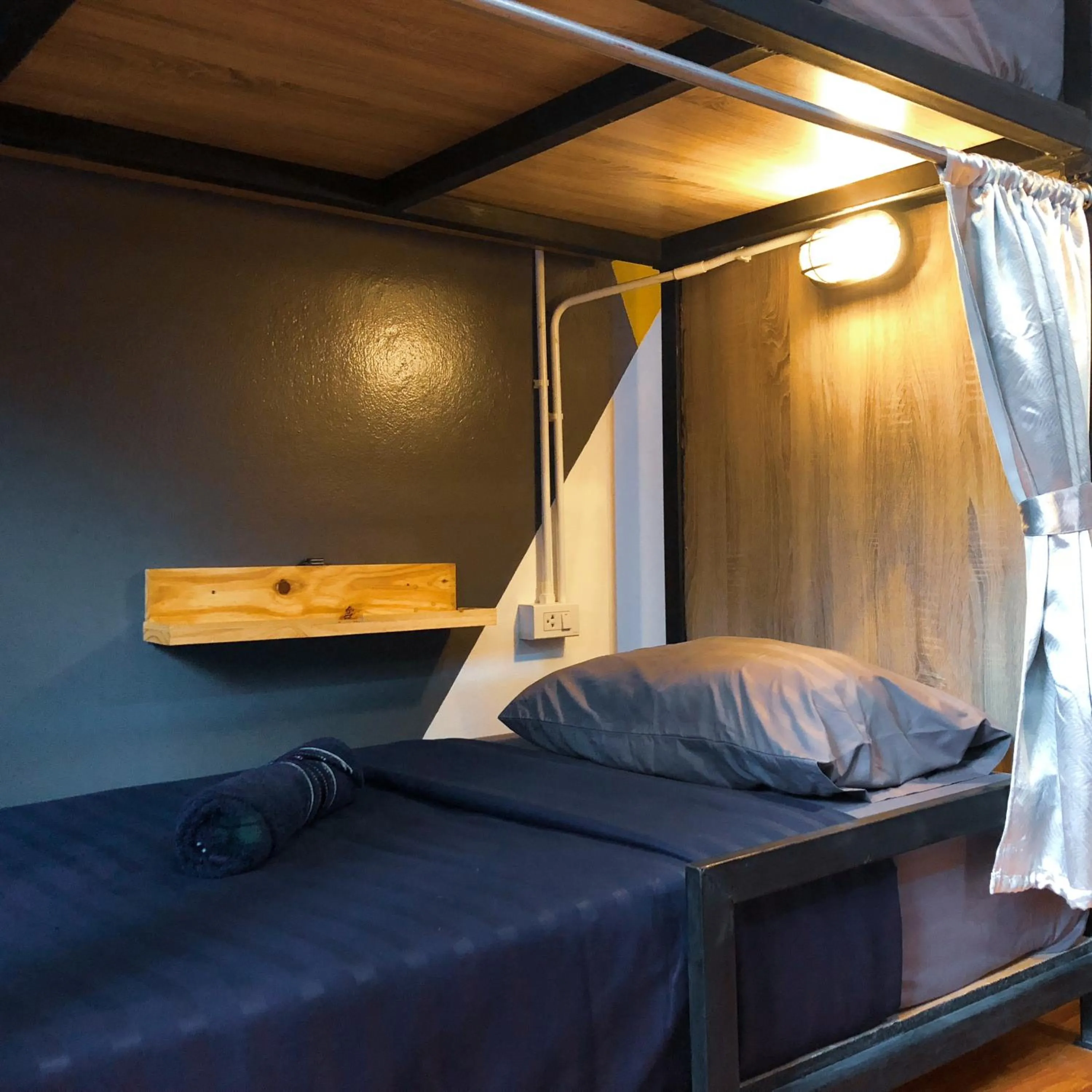 Bed in U2 & i-smile Hostel