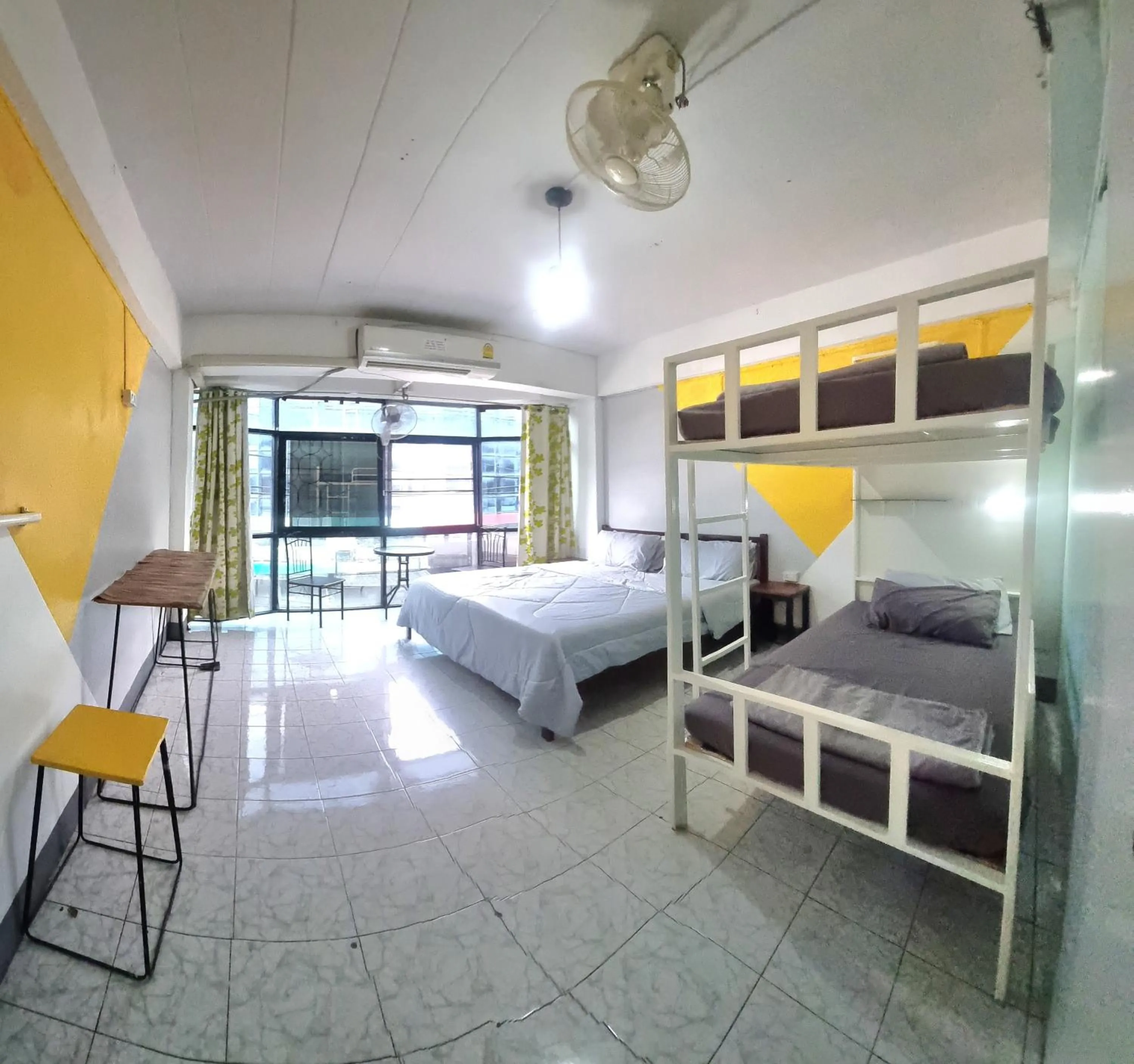 Bed in U2 & i-smile Hostel