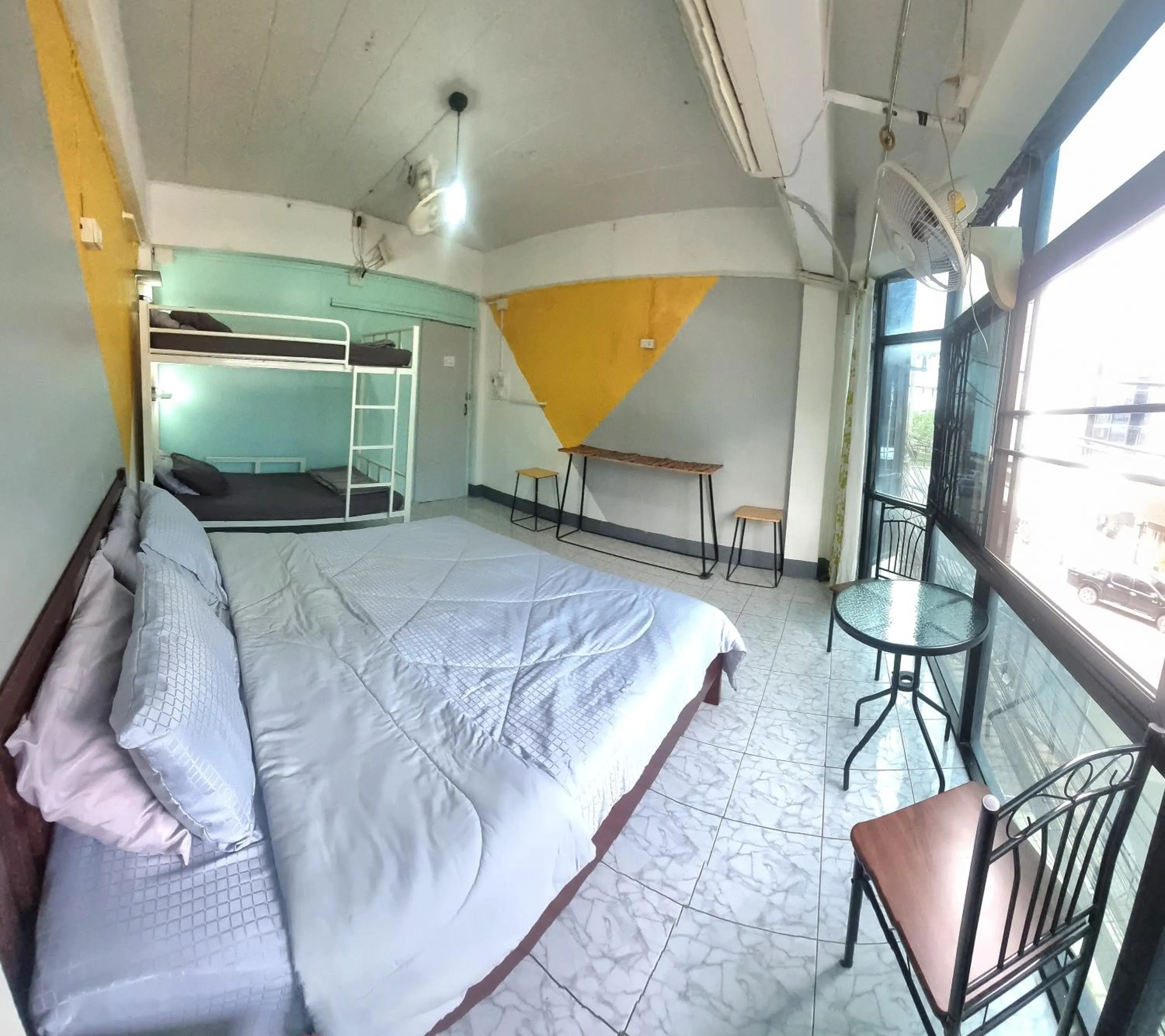 Bed in U2 & i-smile Hostel