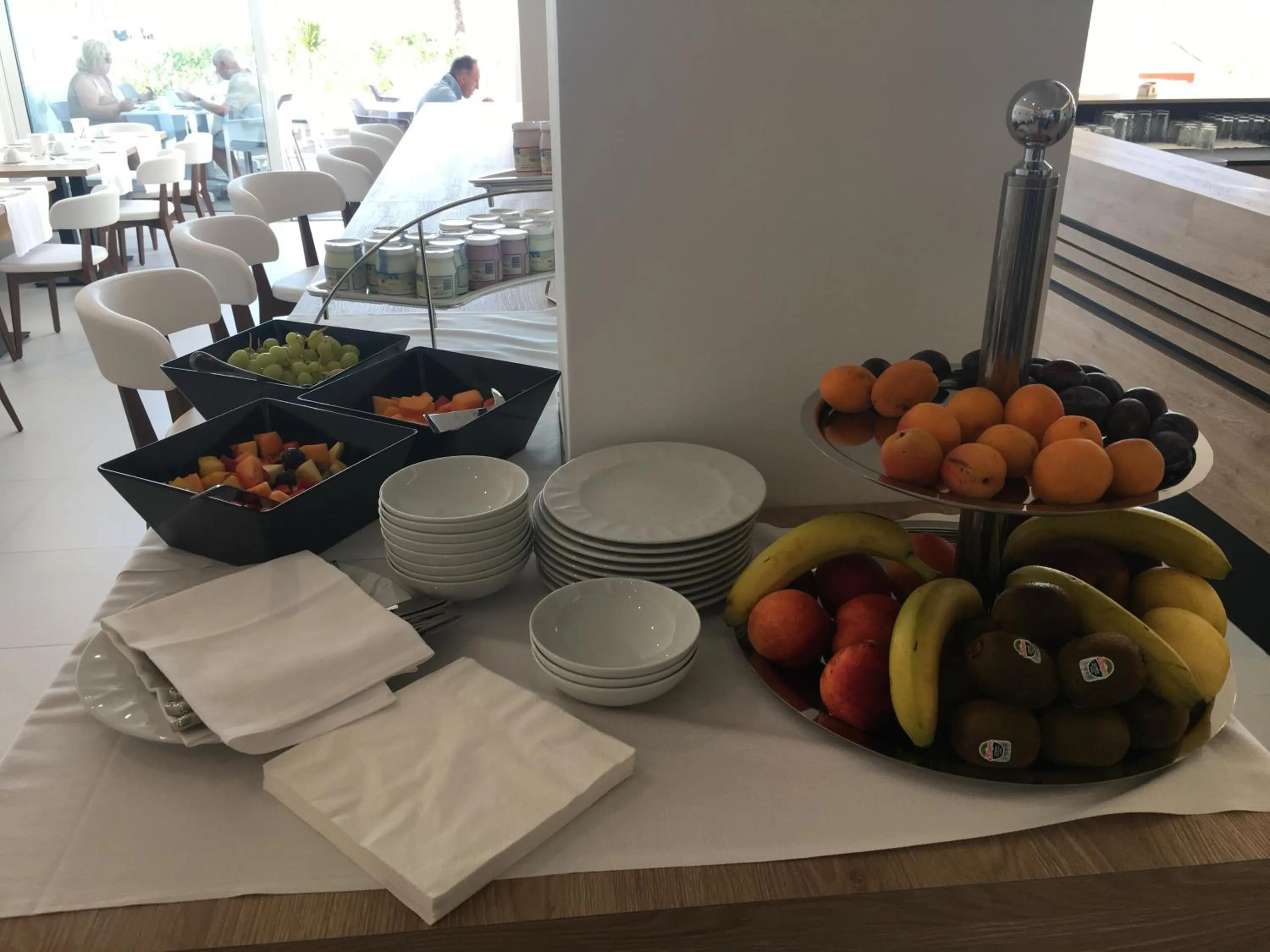 Restaurant/places to eat in Hotel Elite