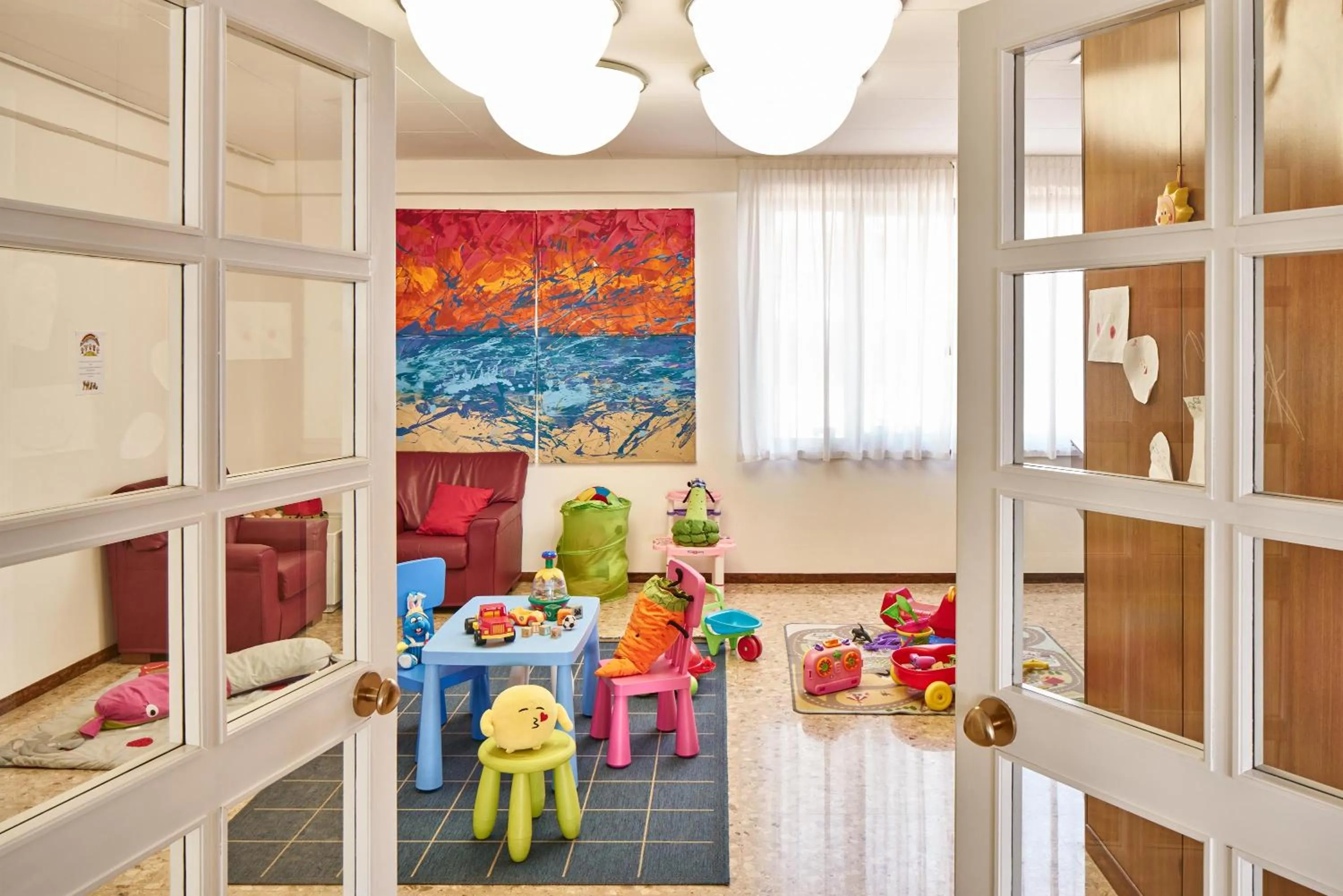 children in Hotel Europa