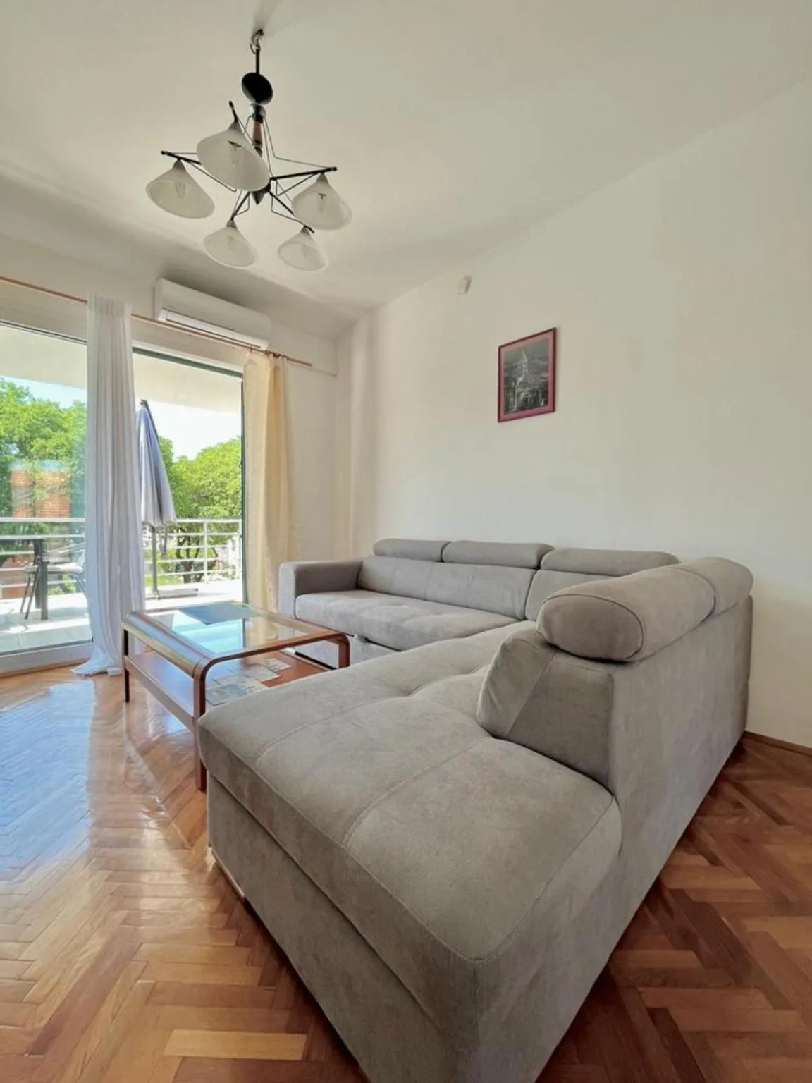 Living room in Lemon Tree Apartments