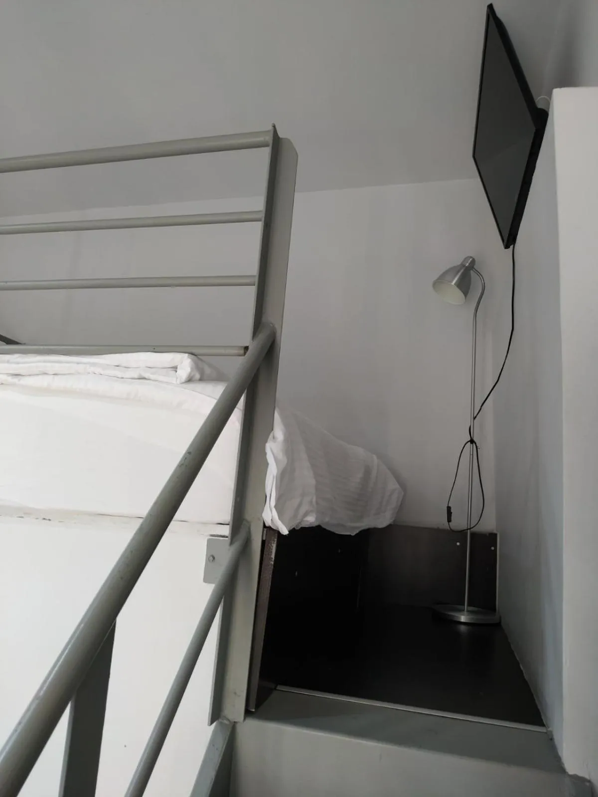 Photo of the whole room, Bed in Kentrikon
