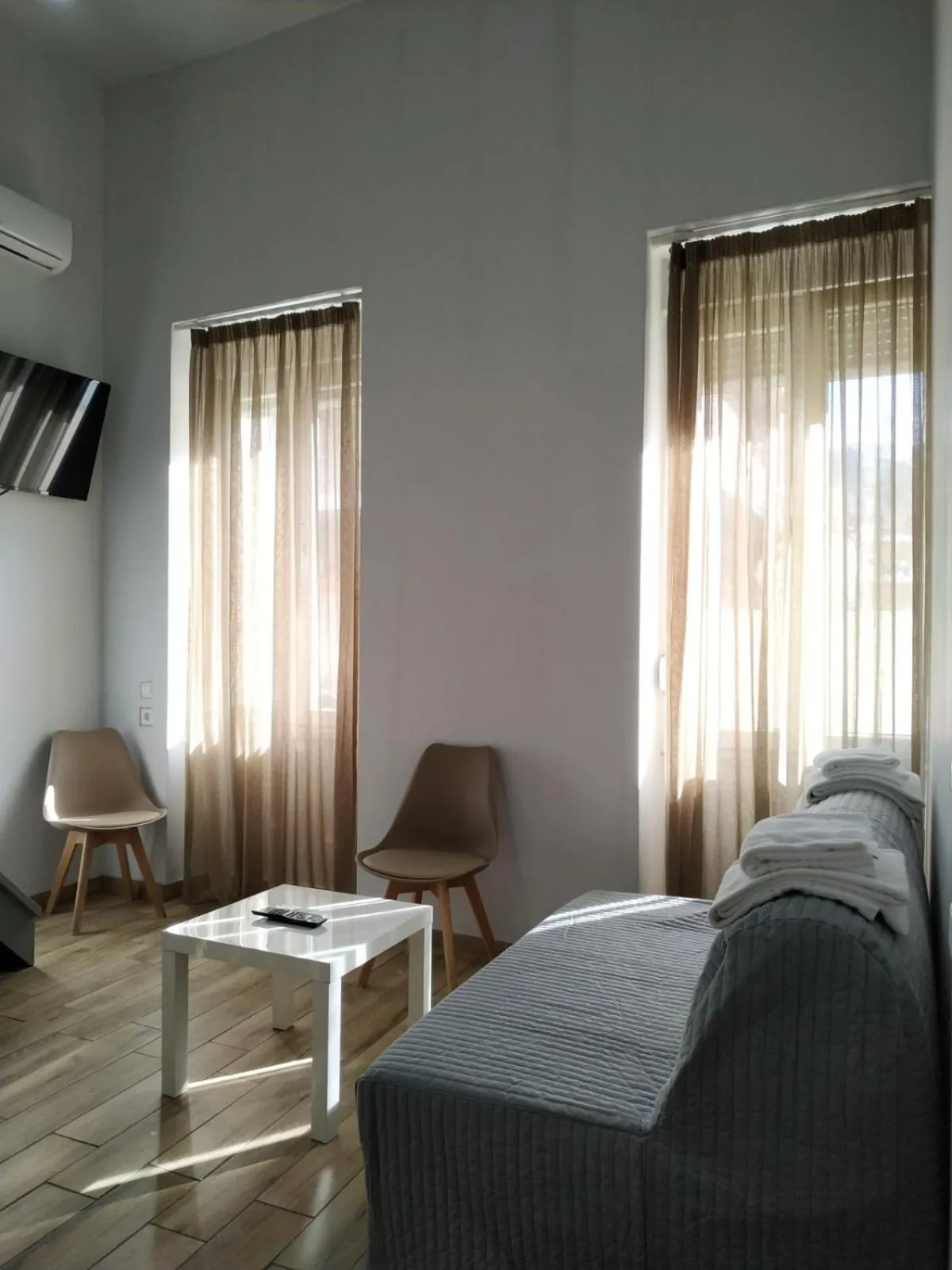 Photo of the whole room, Bed in Kentrikon