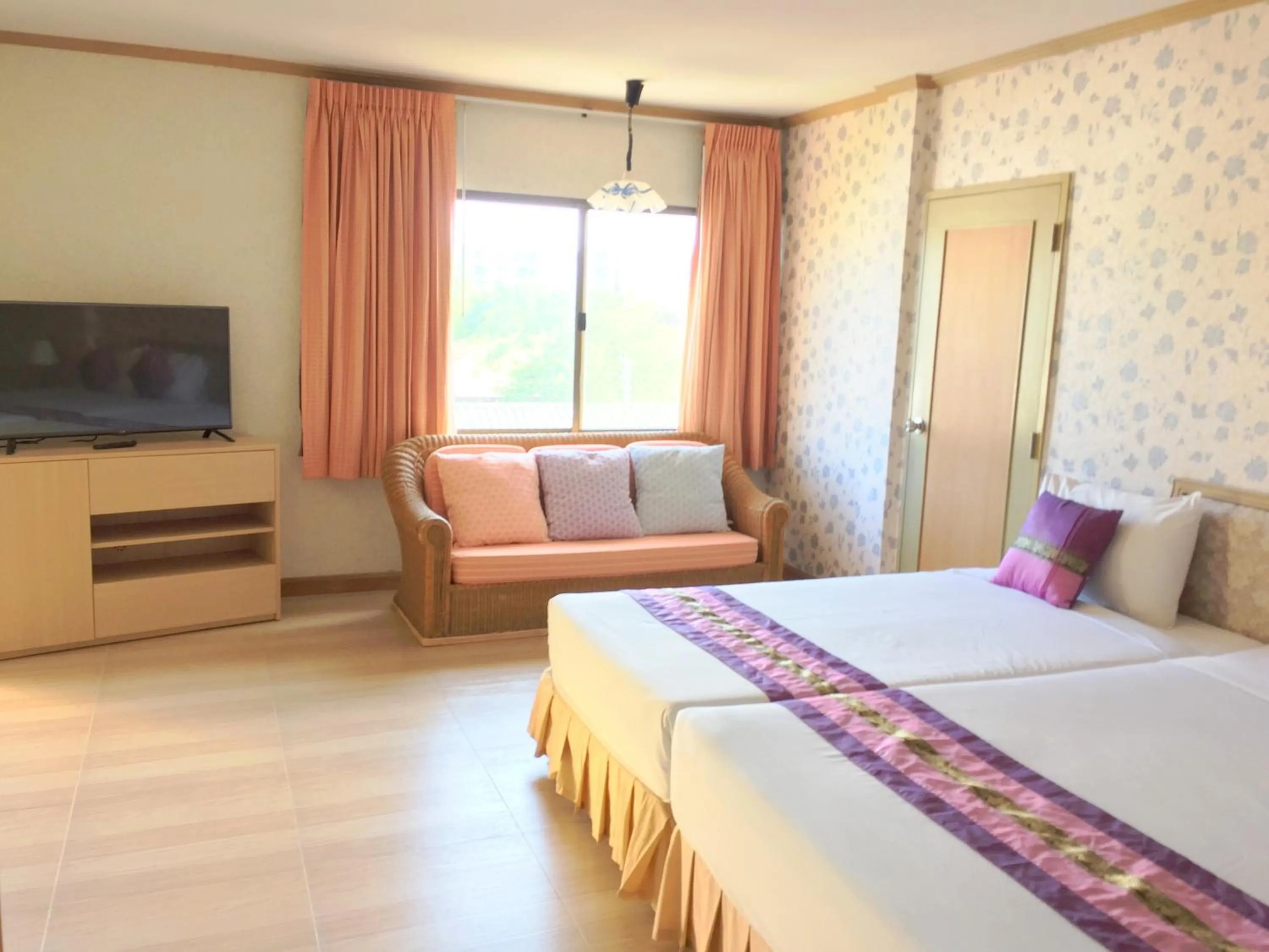 Photo of the whole room, Bed in Takiab Beach Resort