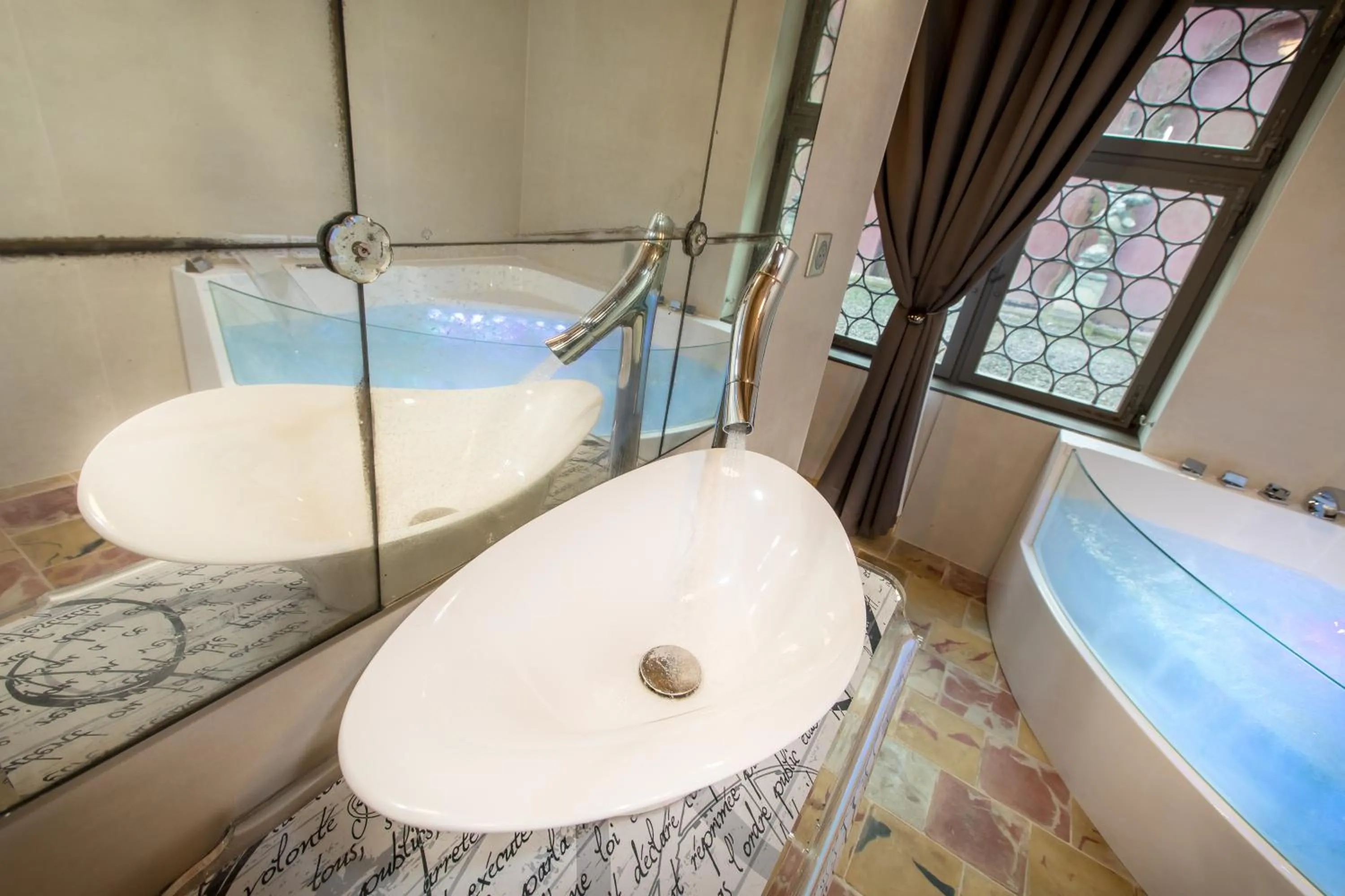 Bathroom in Le 1615 - Luxe et Spa