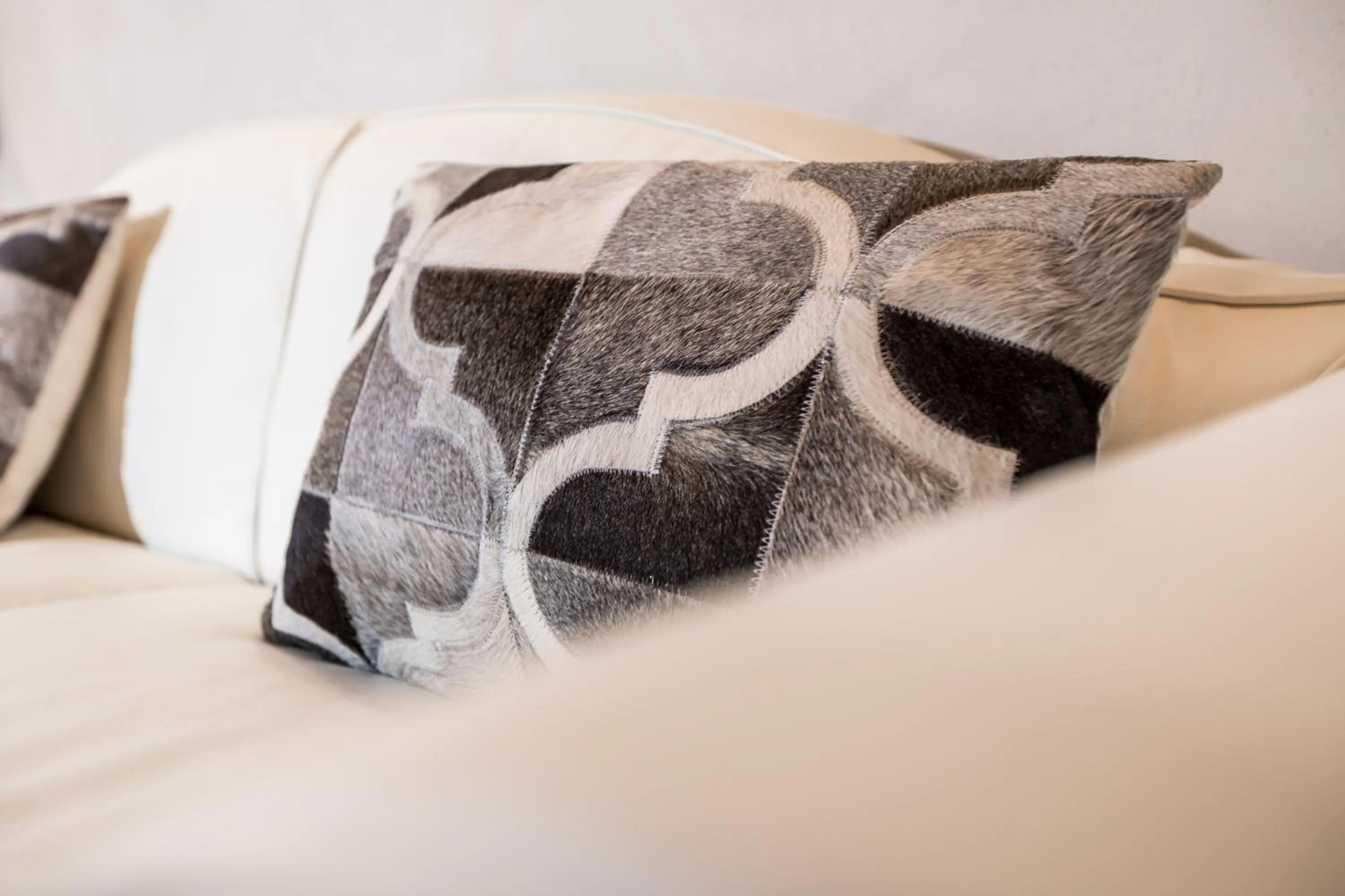 Decorative detail, Bed in Le 1615 - Luxe et Spa