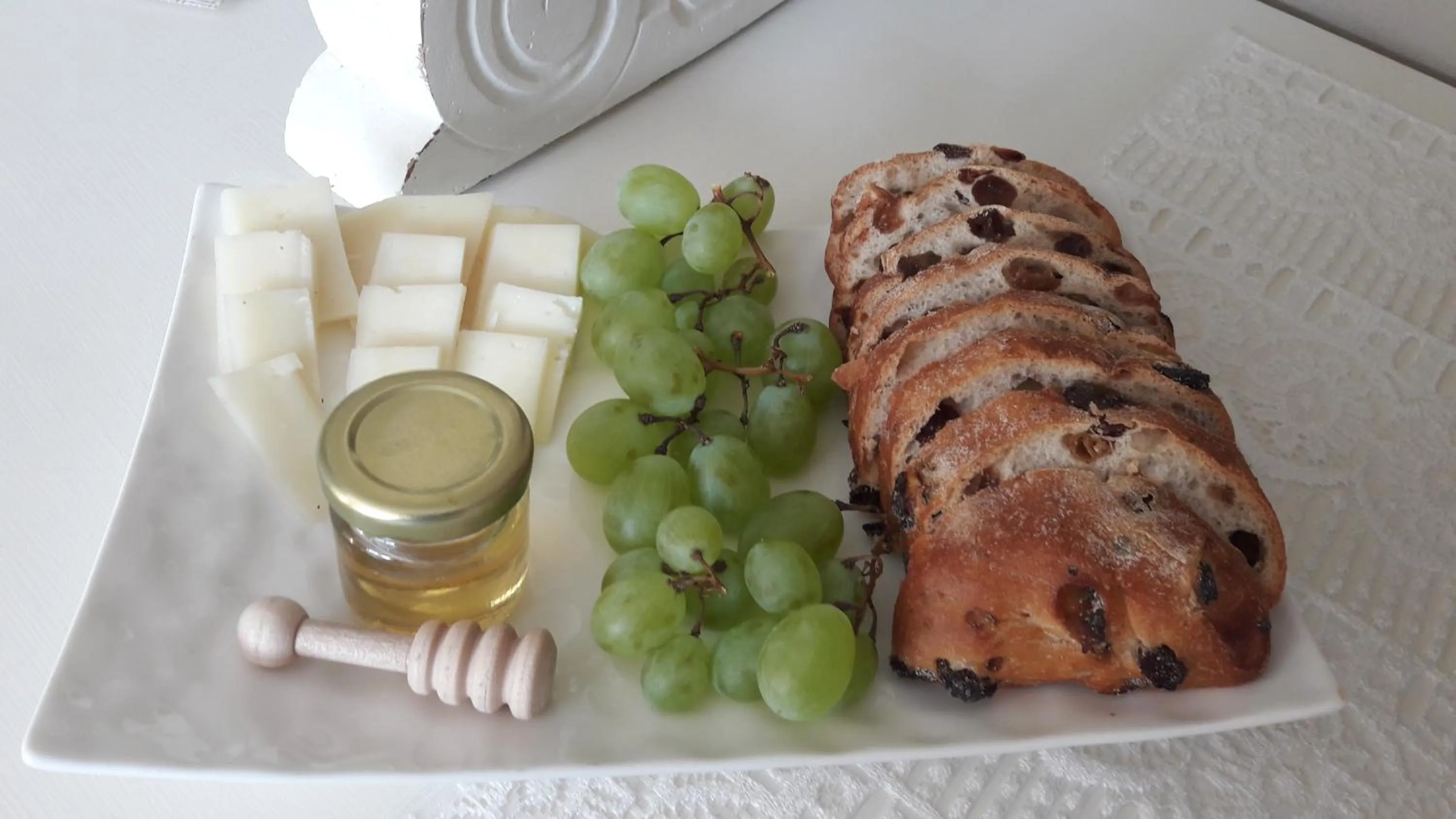 Buffet breakfast in La Rosa Tra I Laghi B&B