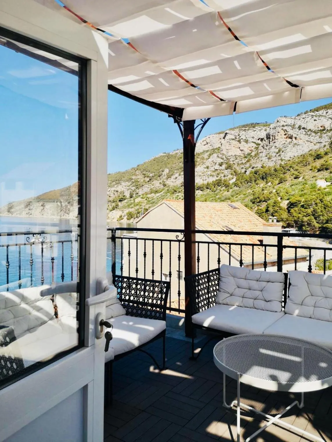 Balcony/Terrace in Komiza Provita Guesthouse