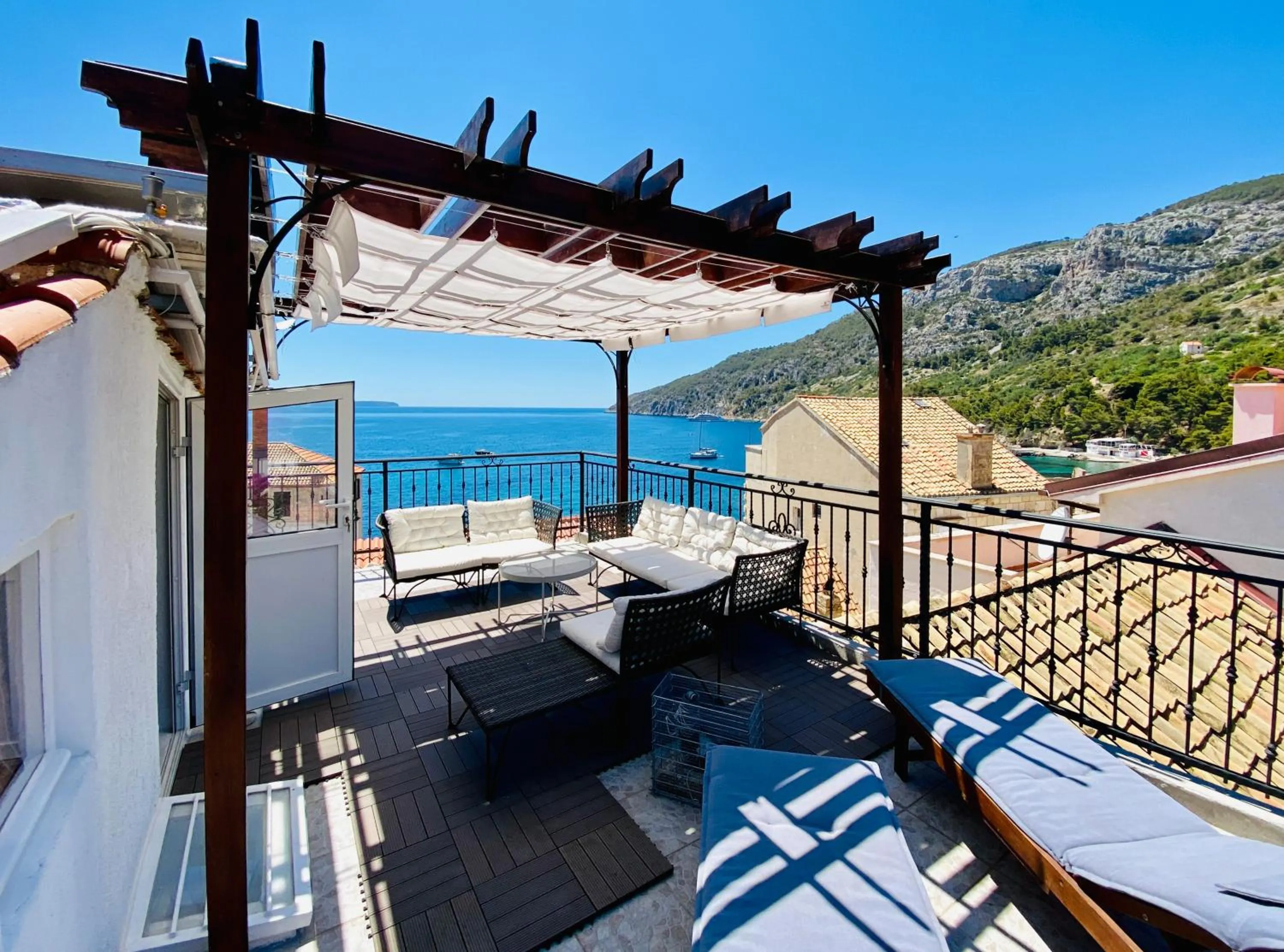 Balcony/Terrace in Komiza Provita Guesthouse