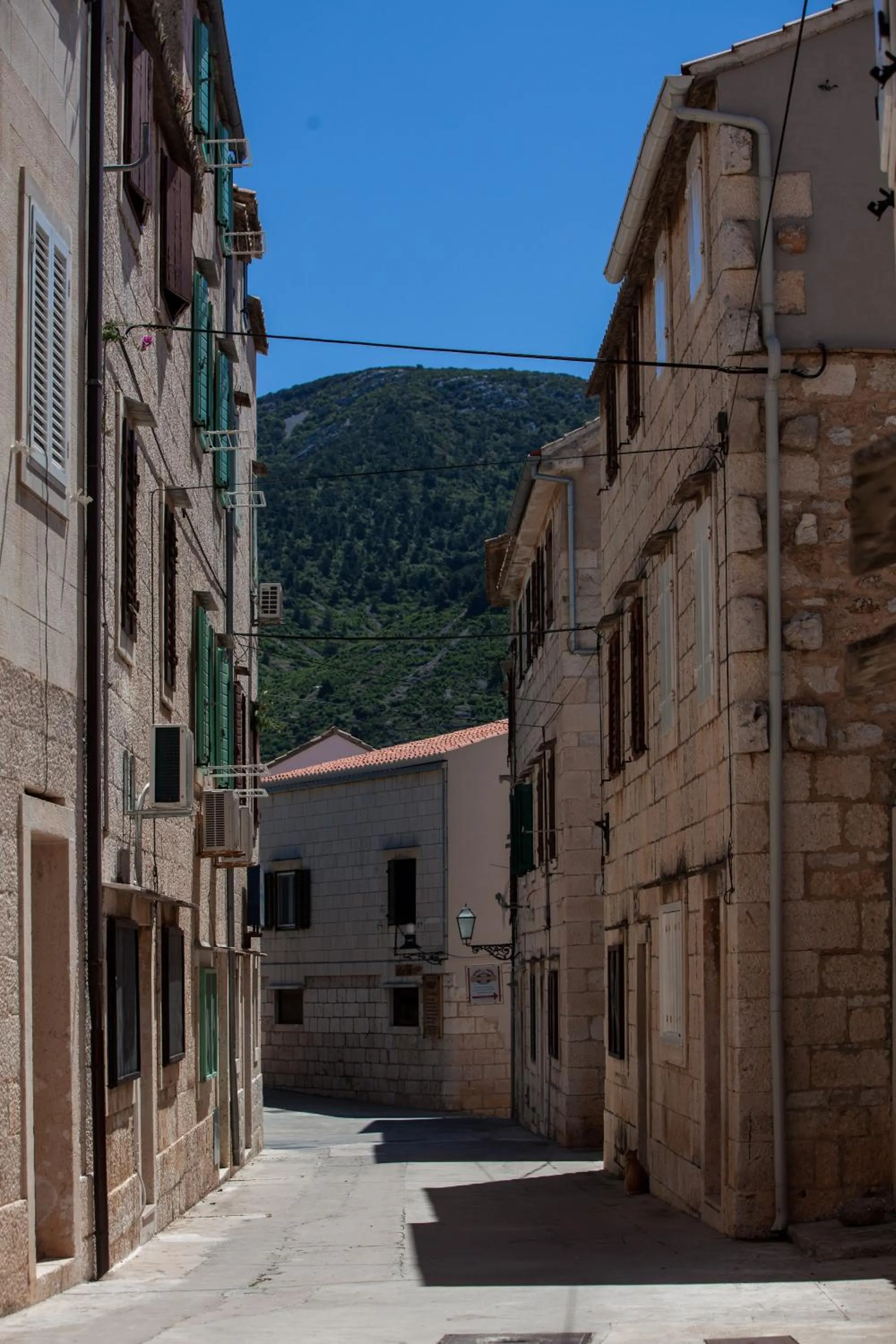 Area and facilities in Komiza Provita Guesthouse