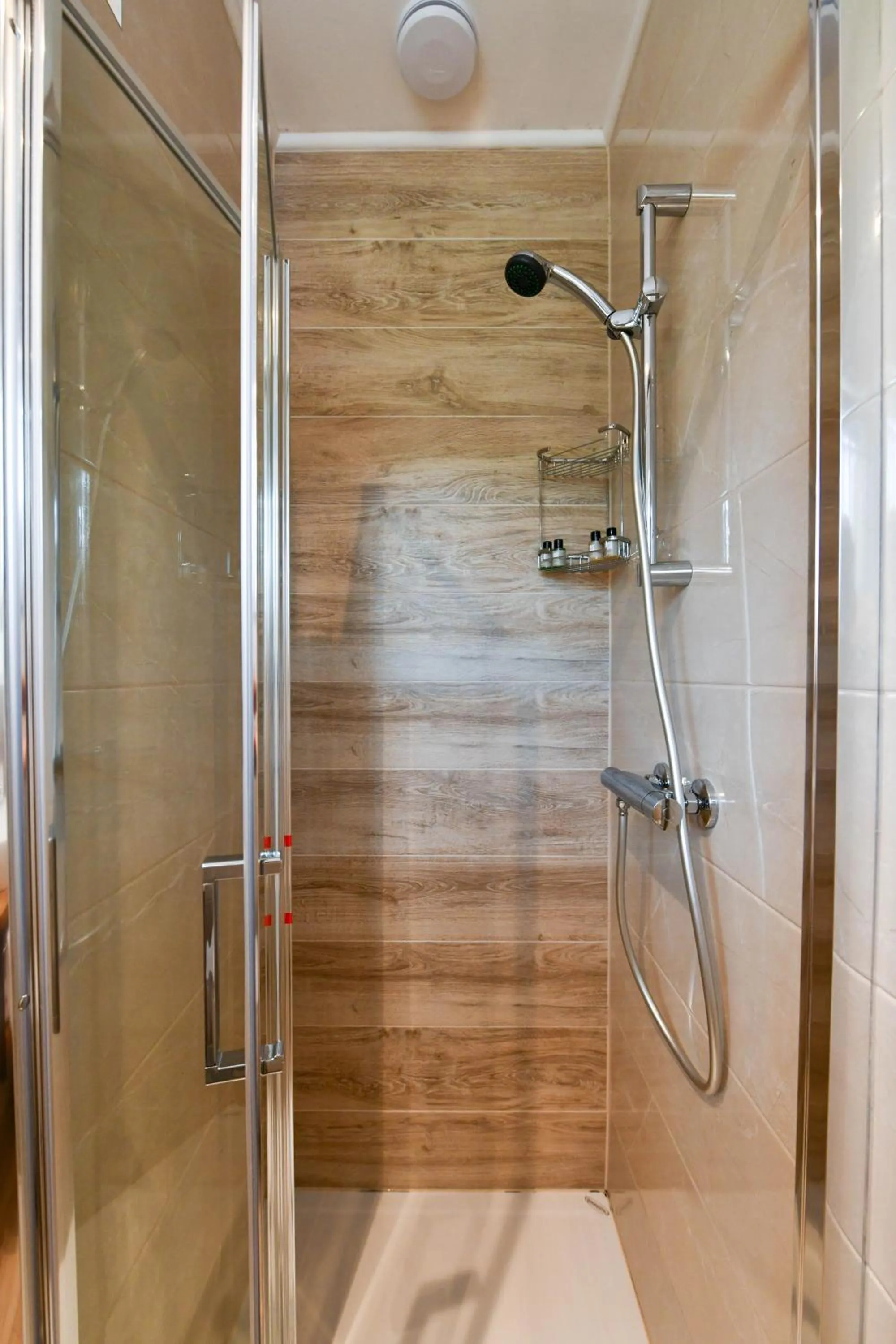 Shower in House Marija B&B