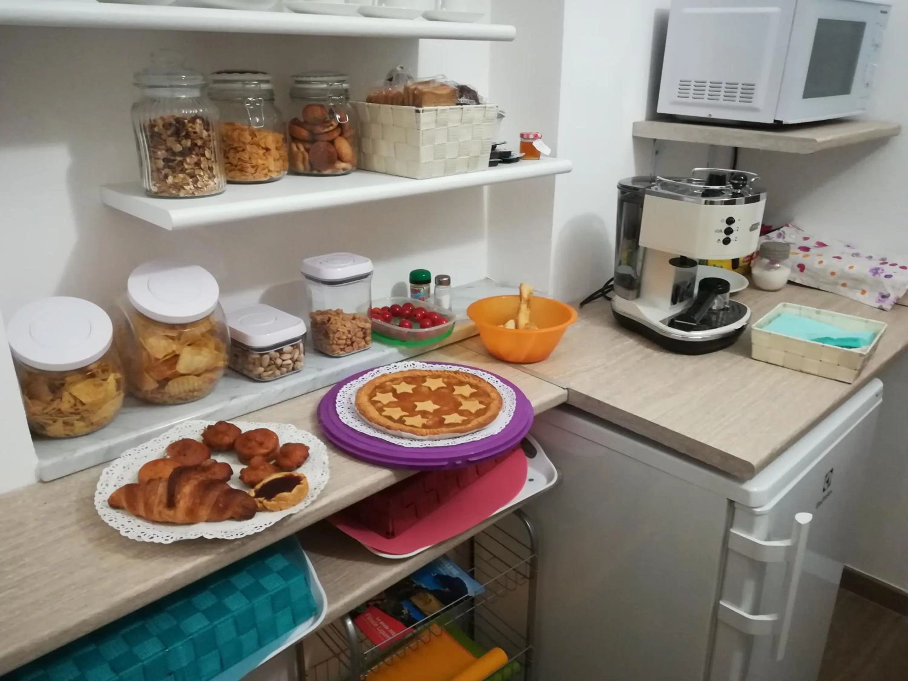 Coffee/tea facilities in La vie est belle