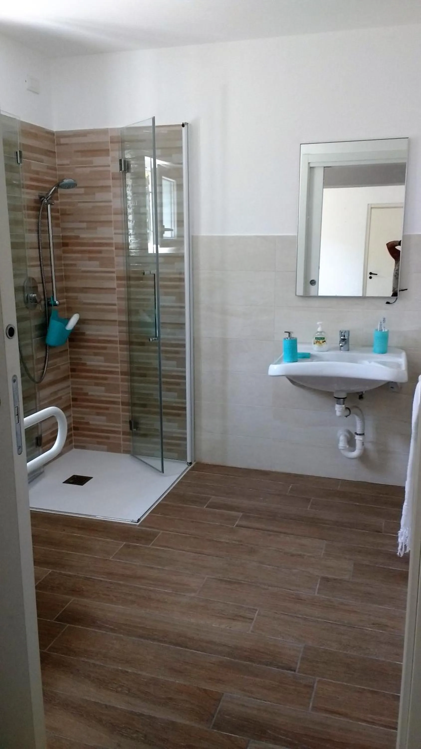 Shower in La vie est belle