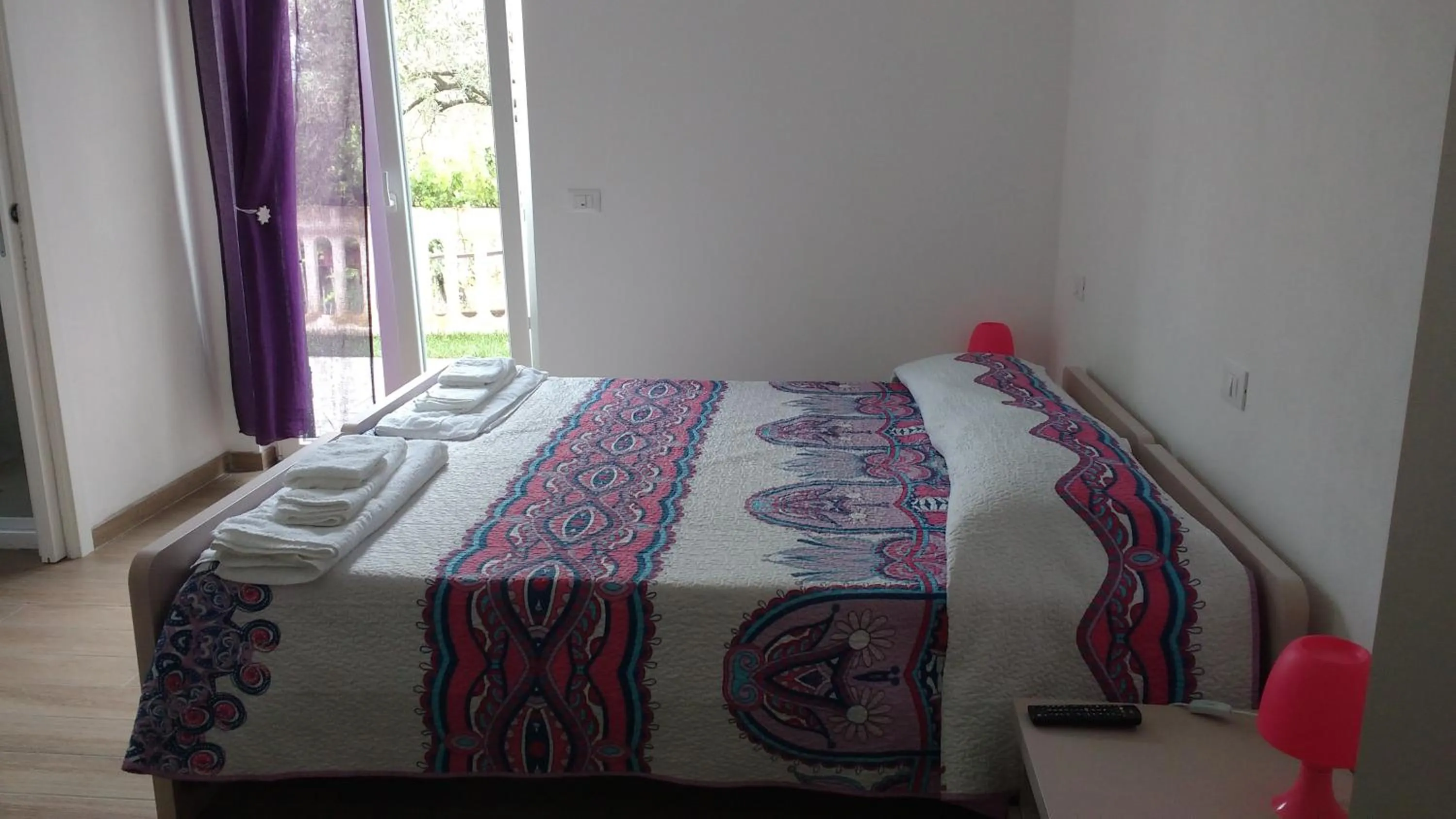 Bed in La vie est belle