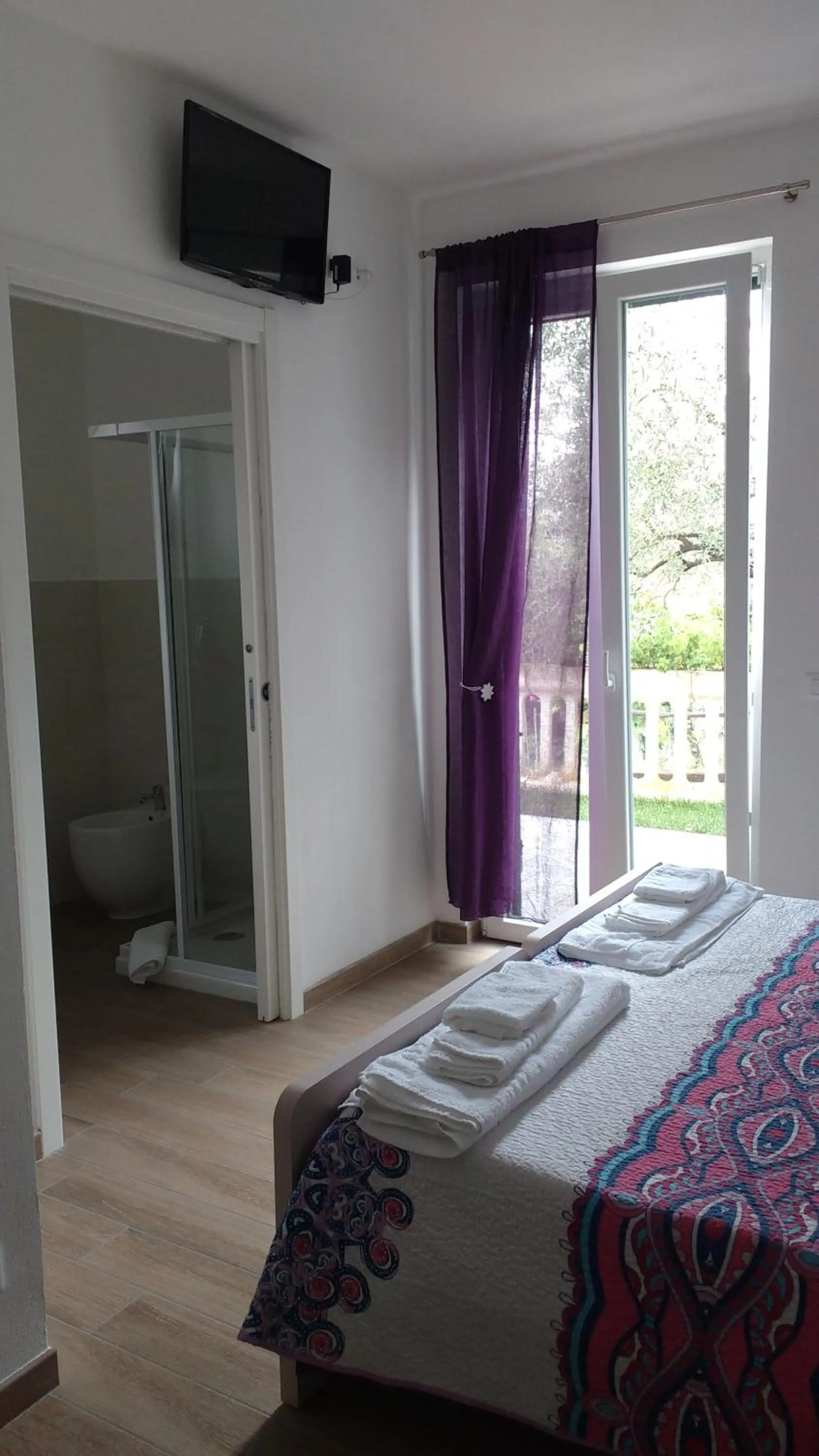 Bed in La vie est belle