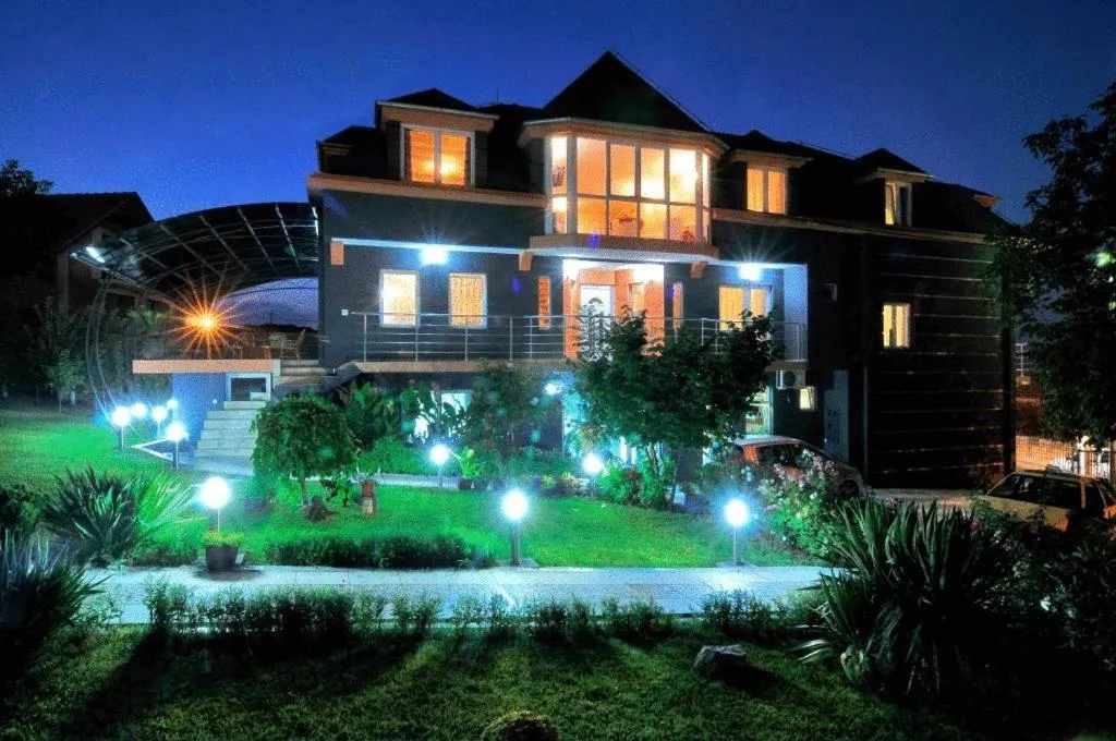 Property building in Garni Hotel Lama