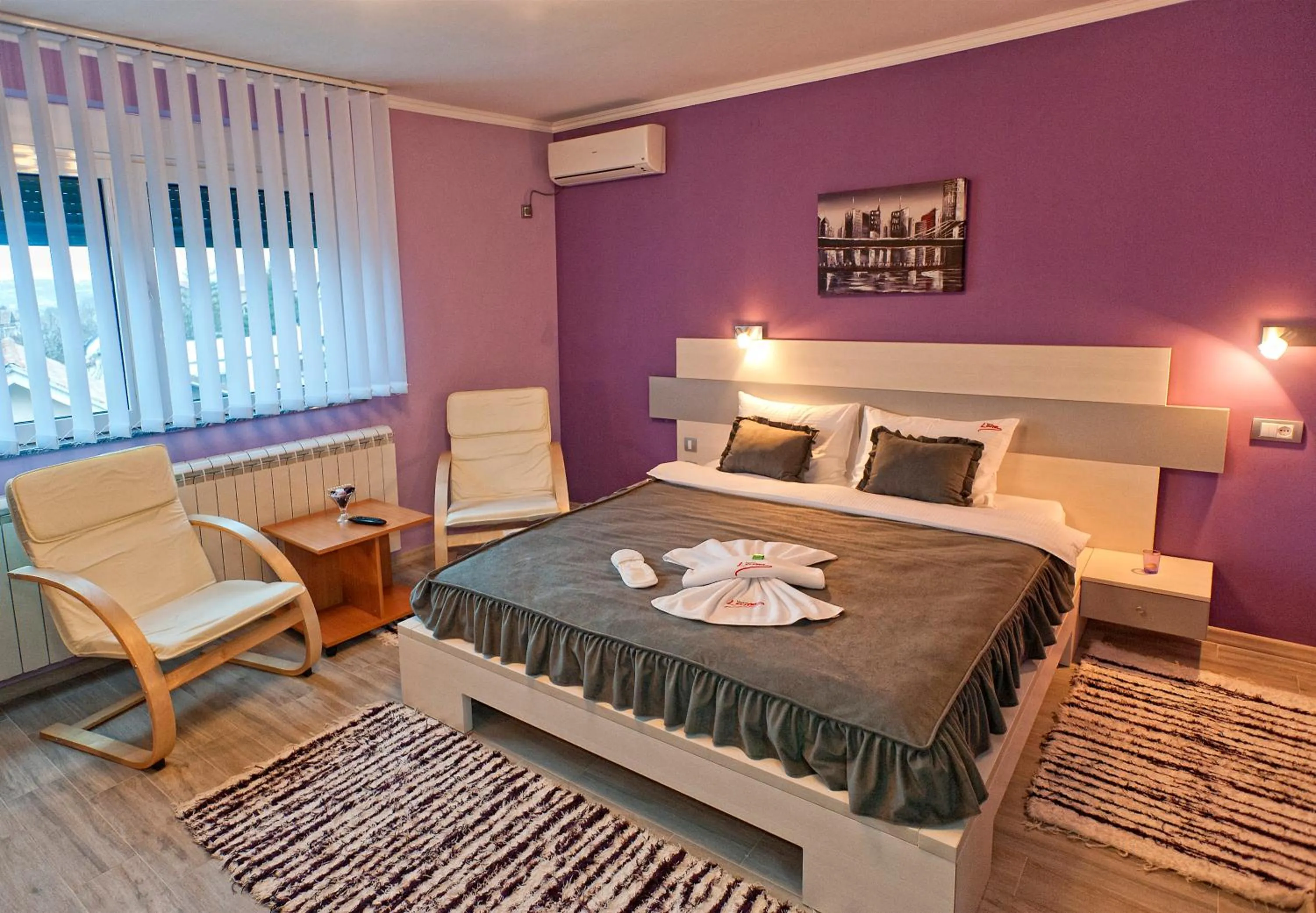 Patio, Bed in Garni Hotel Lama