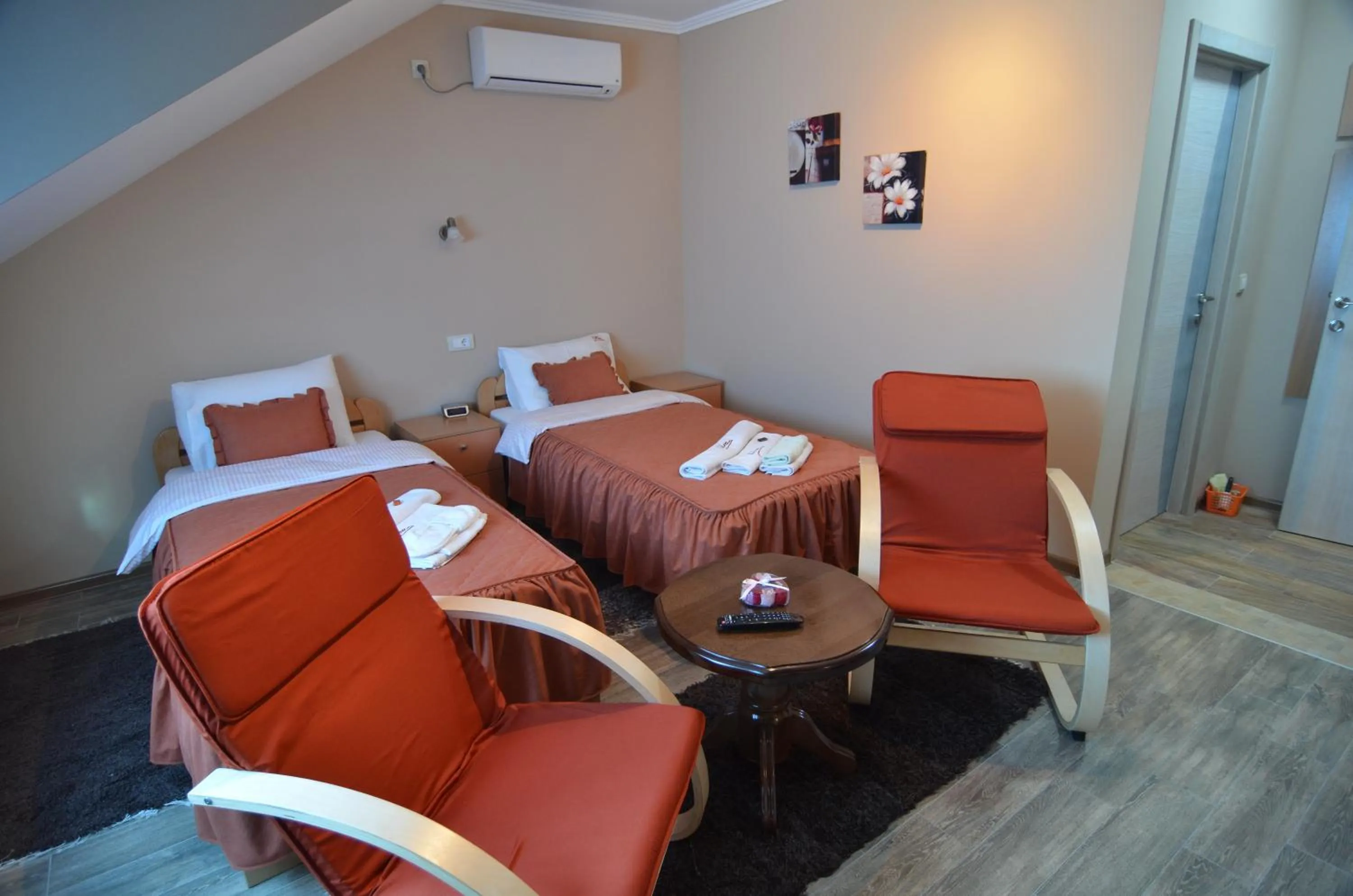 Shower in Garni Hotel Lama