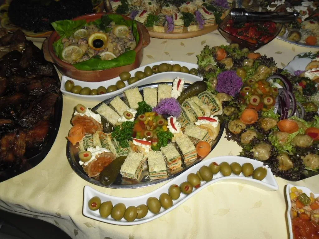 Restaurant/places to eat in Garni Hotel Lama