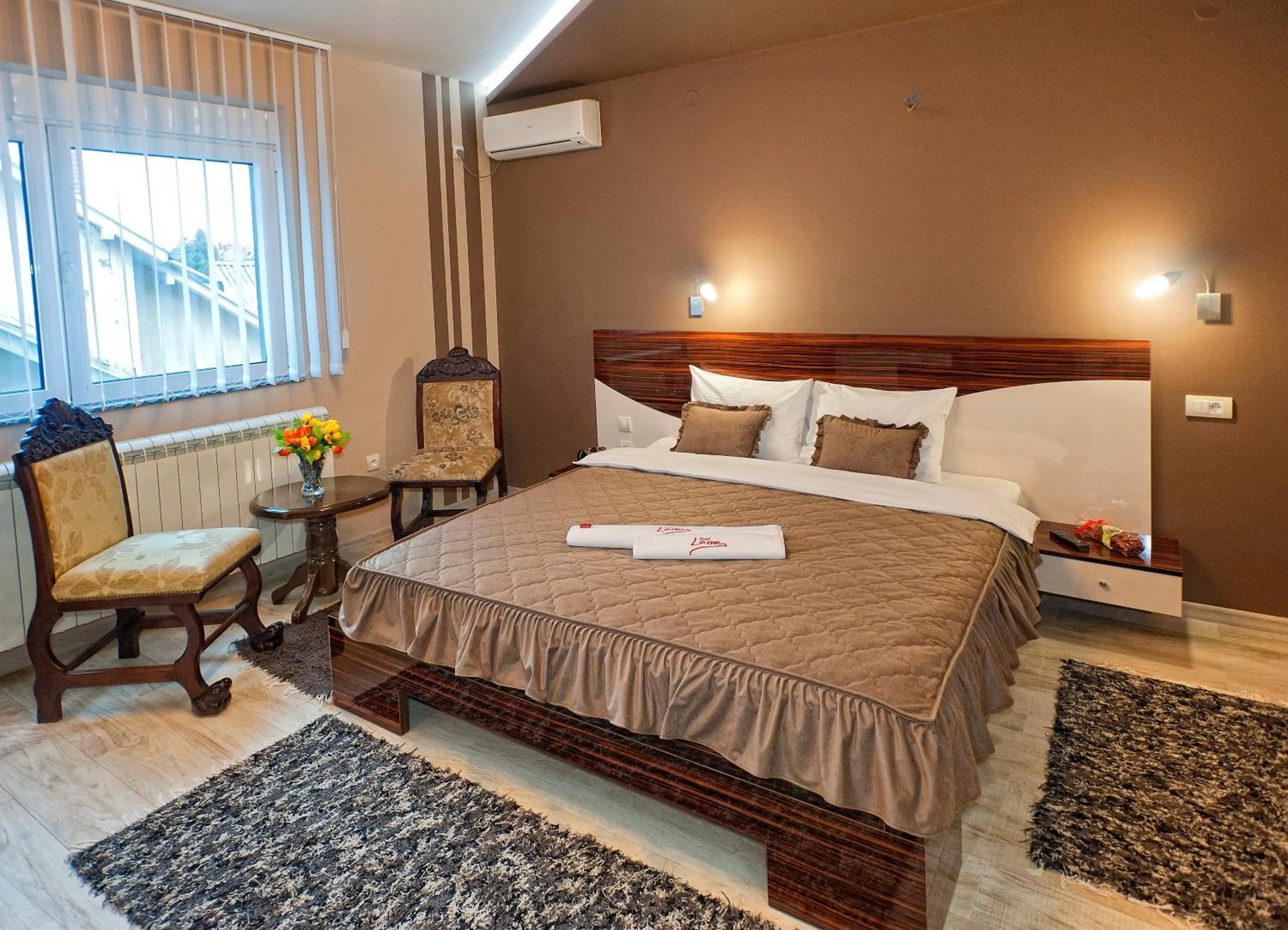 Patio, Bed in Garni Hotel Lama