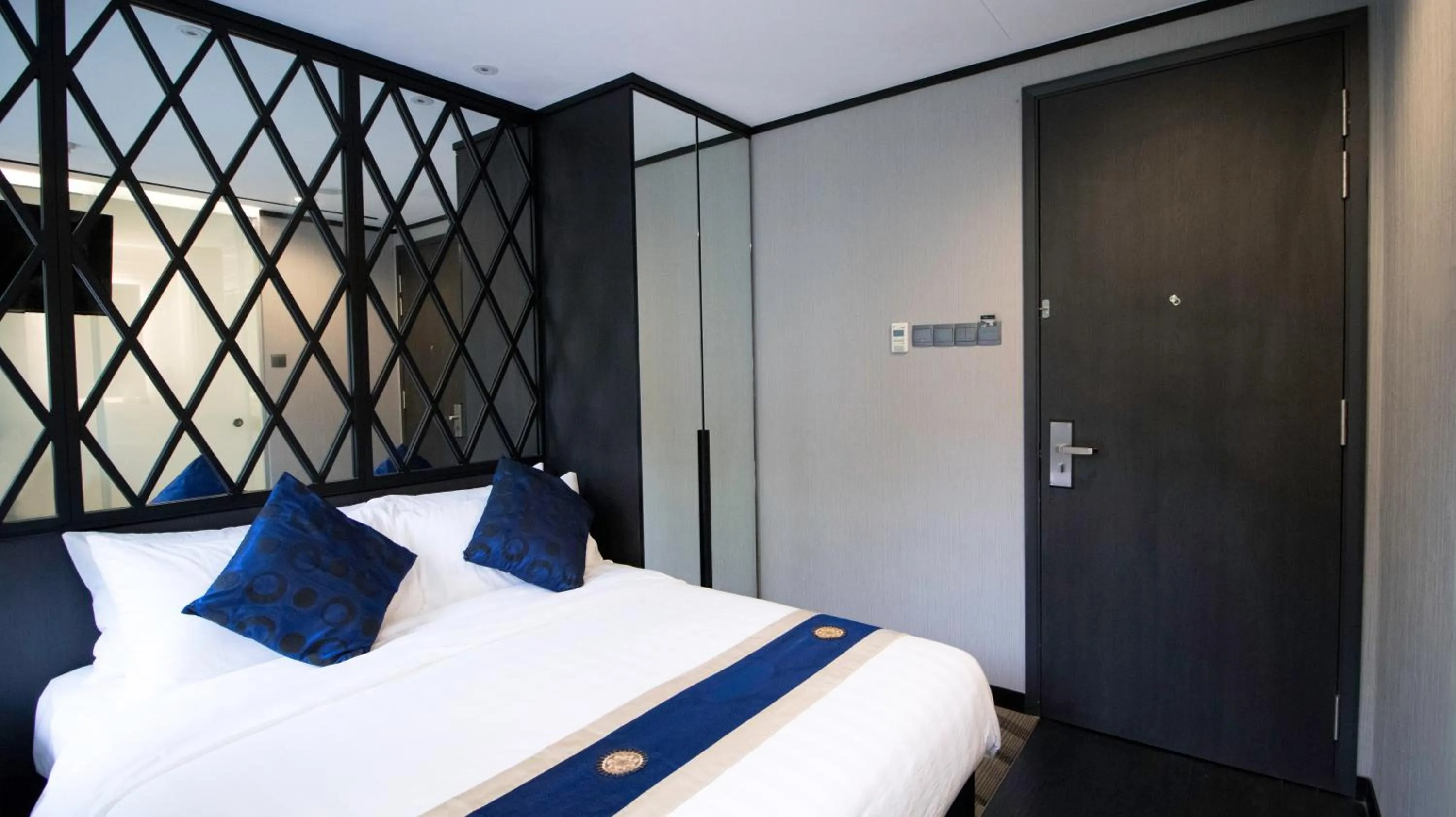 Photo of the whole room, Bed in Hotel NuVe Urbane