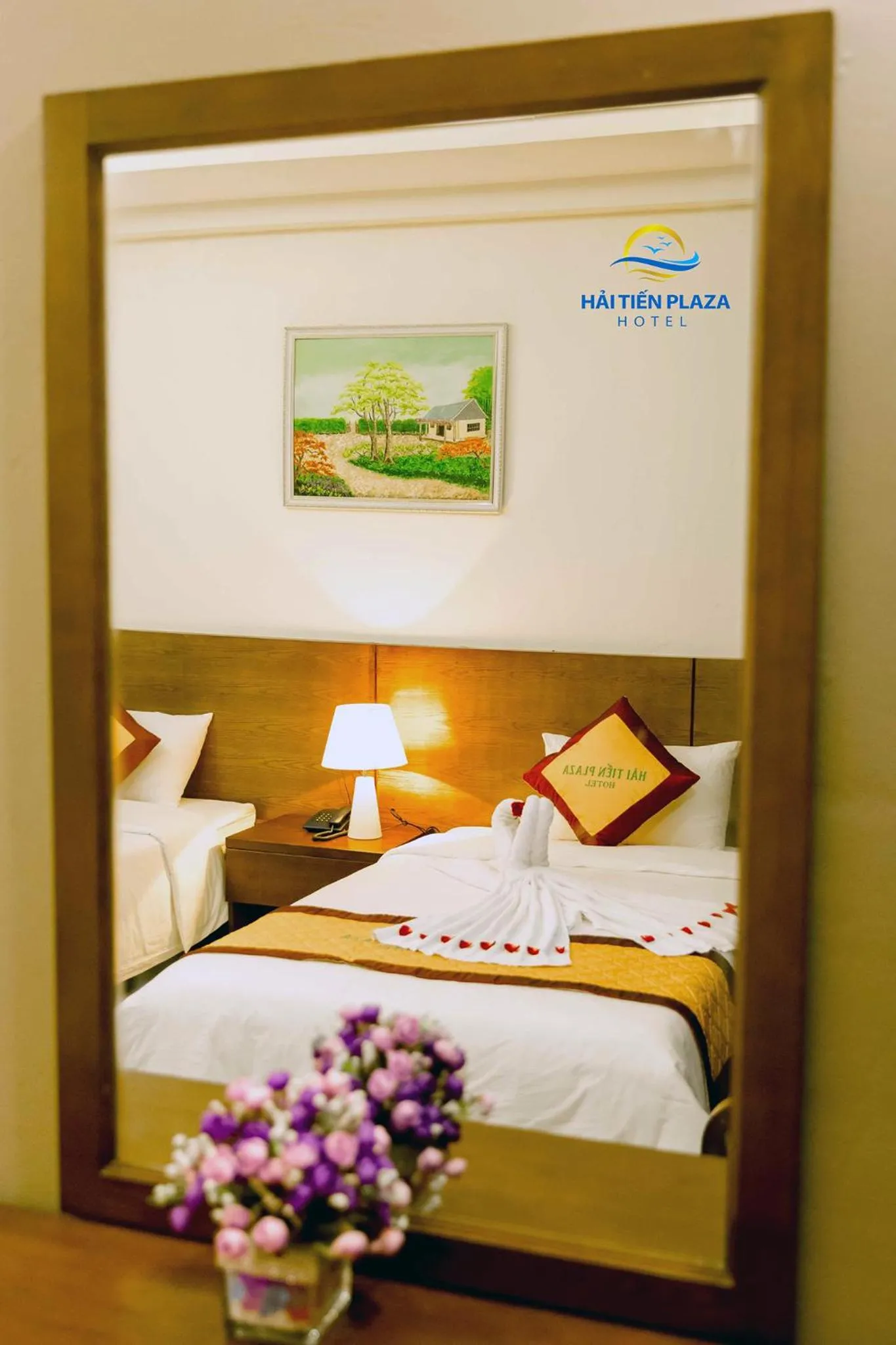 Bed in Hai Tien Plaza Hotel