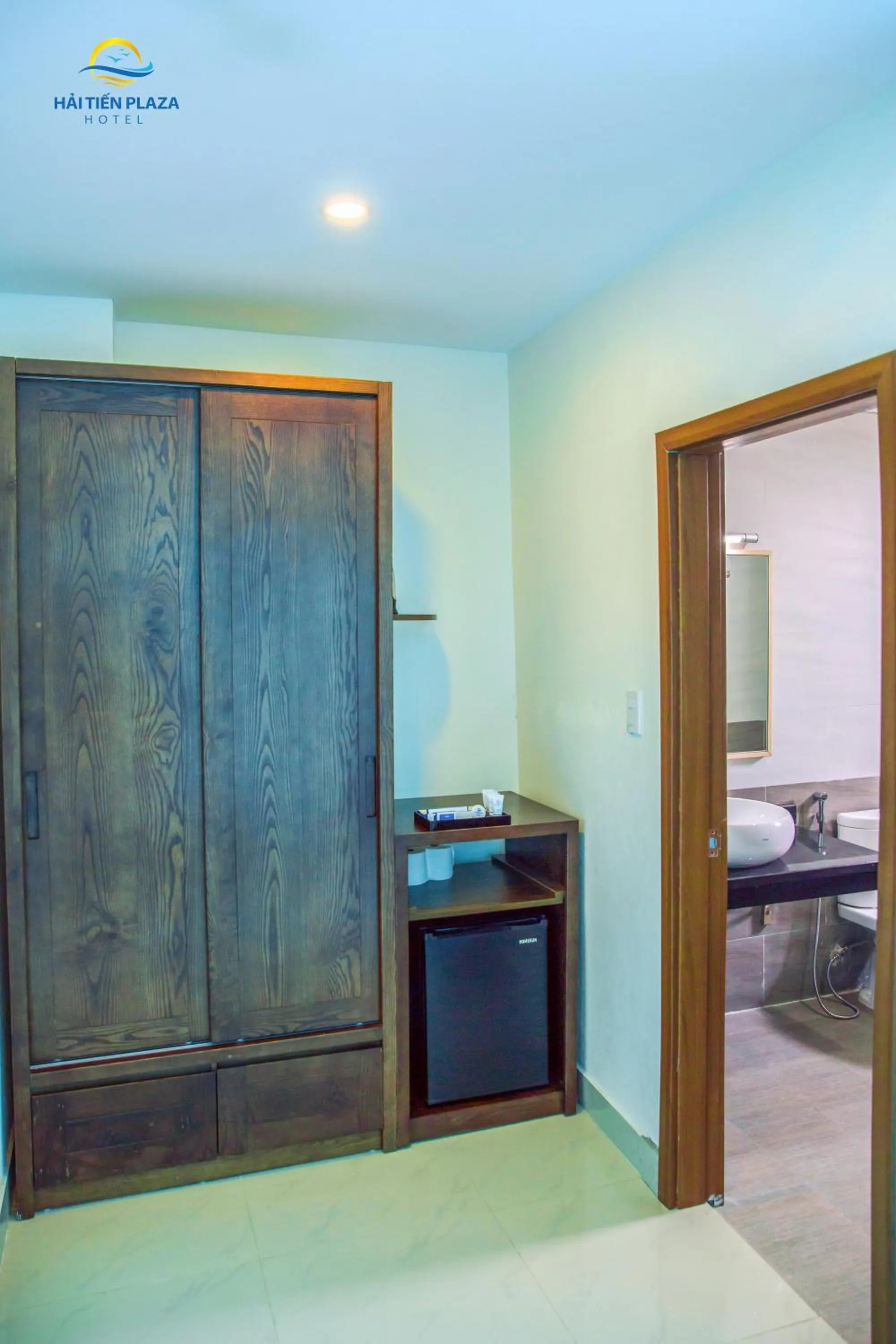 Bed in Hai Tien Plaza Hotel