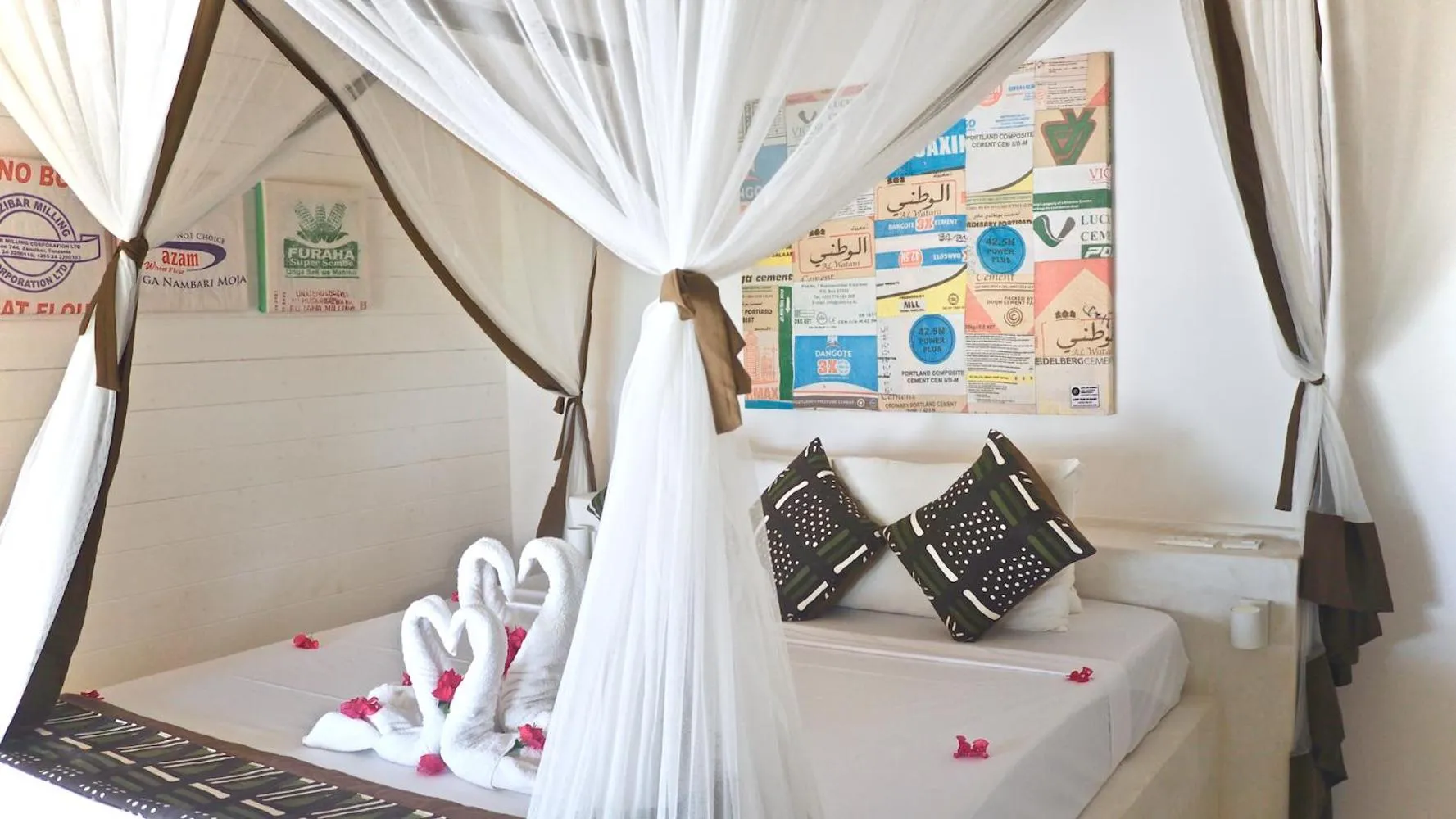 Bed in The Loop Beach Resort