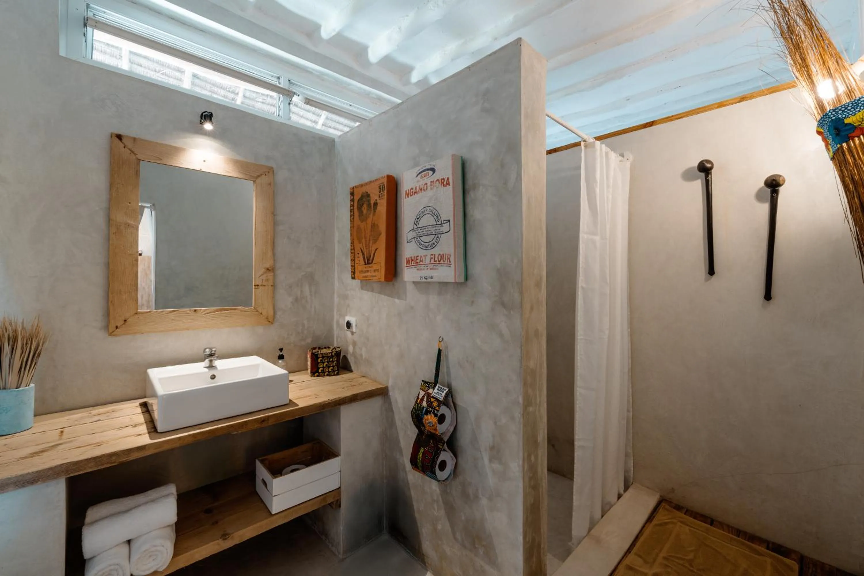 Shower in The Loop Beach Resort