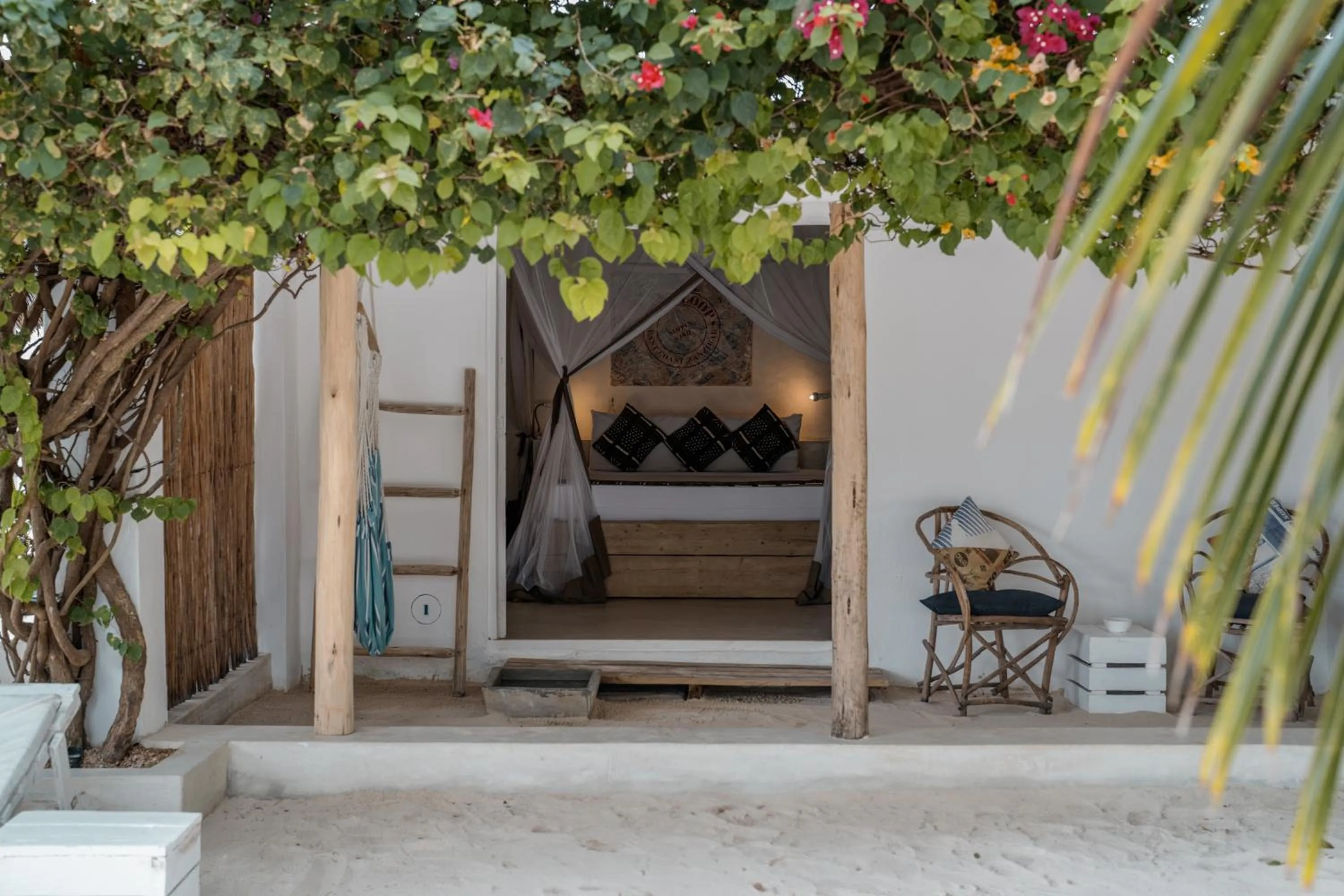Facade/entrance in The Loop Beach Resort