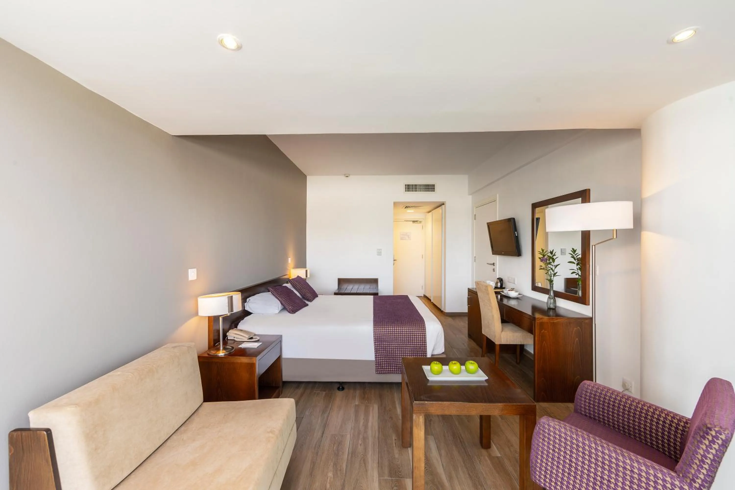 Photo of the whole room, Bed in Crystal Springs Beach Hotel