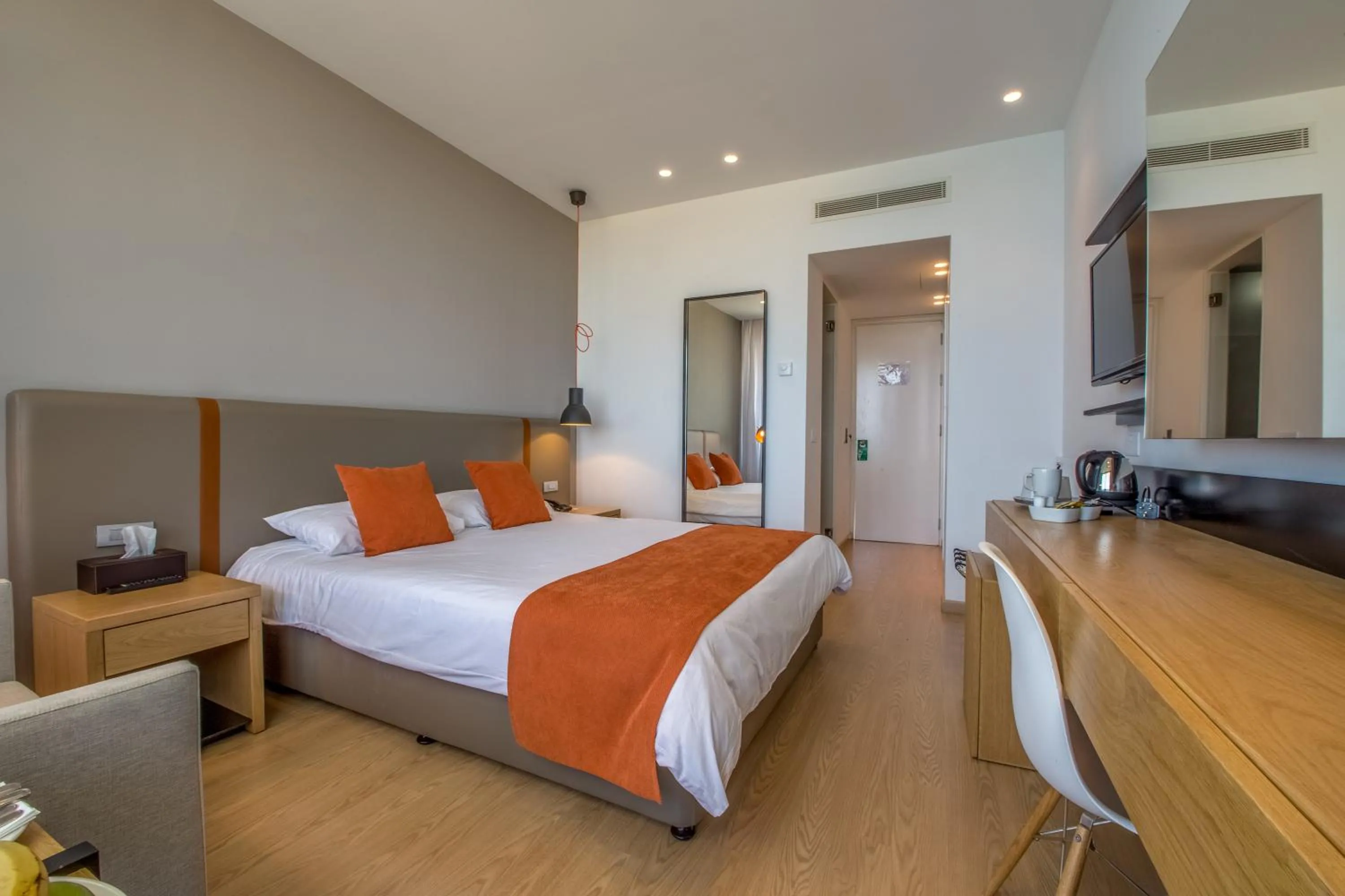 Bed in Crystal Springs Beach Hotel