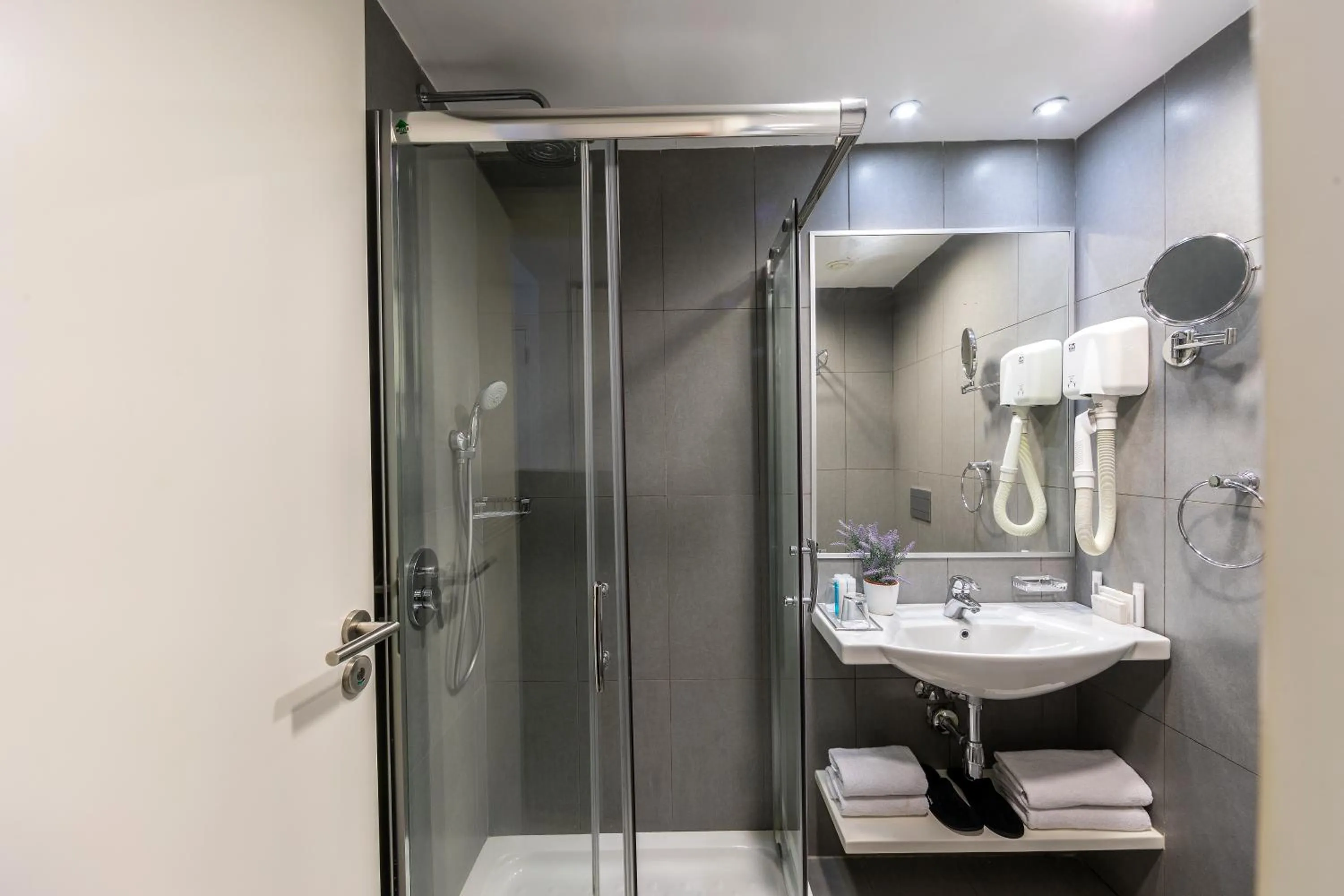 Bathroom in Crystal Springs Beach Hotel