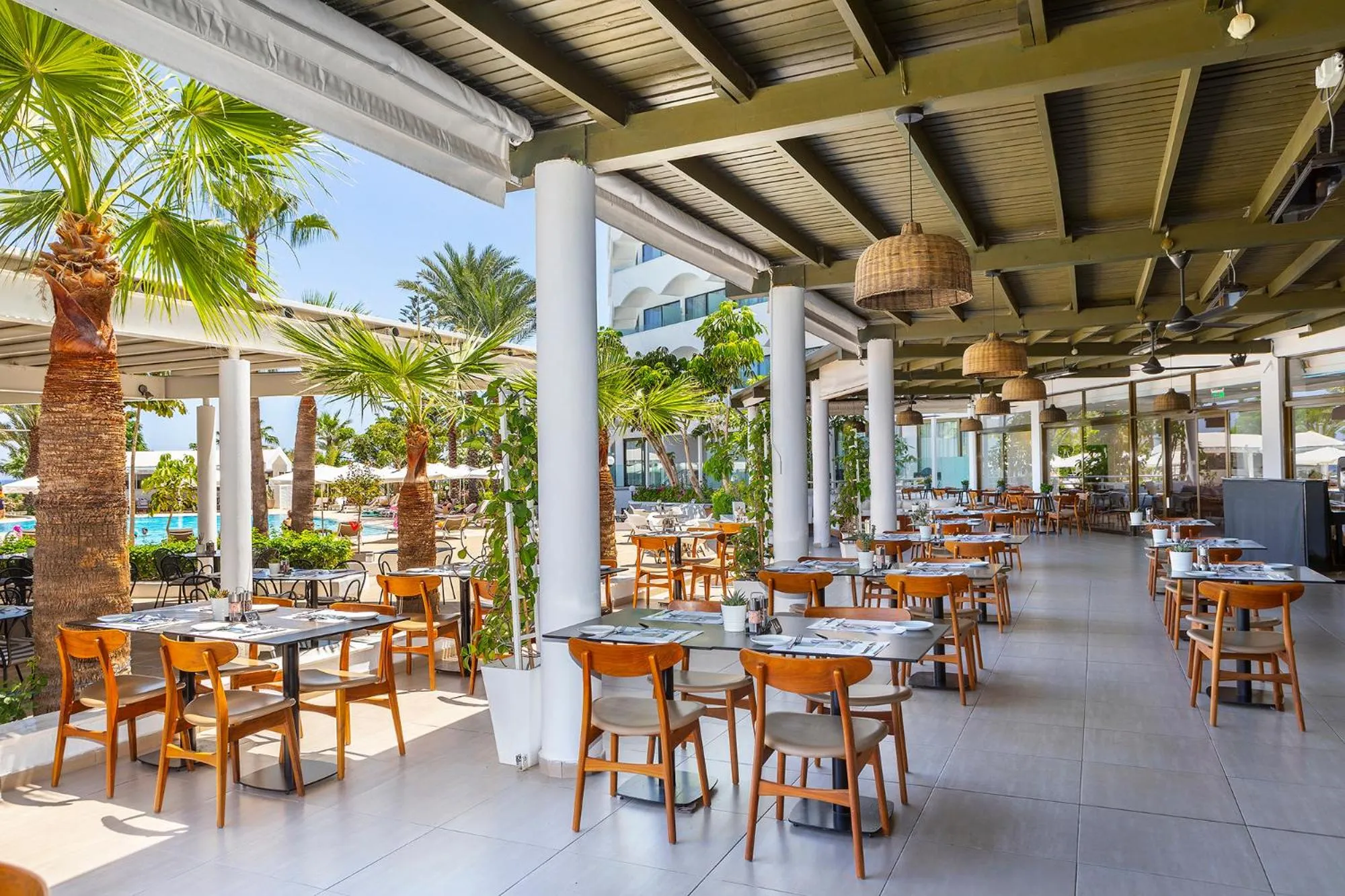 Restaurant/places to eat in Crystal Springs Beach Hotel