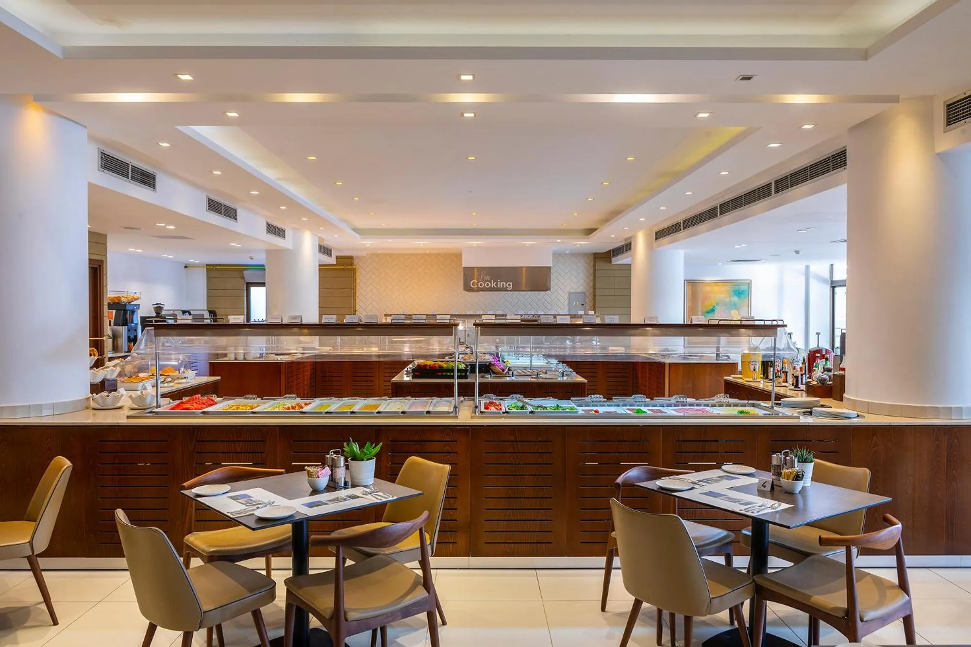 Restaurant/places to eat in Crystal Springs Beach Hotel