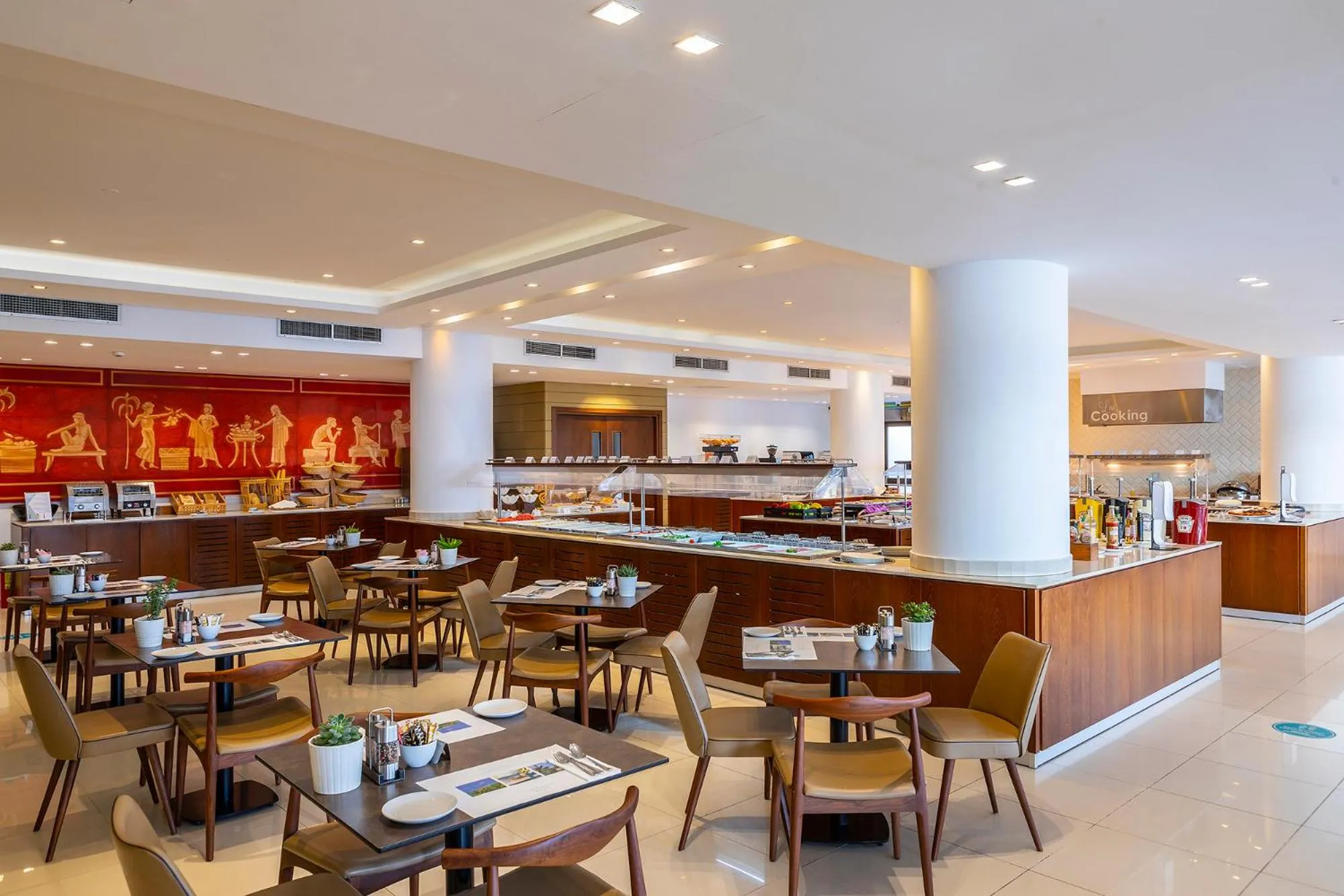 Restaurant/places to eat in Crystal Springs Beach Hotel