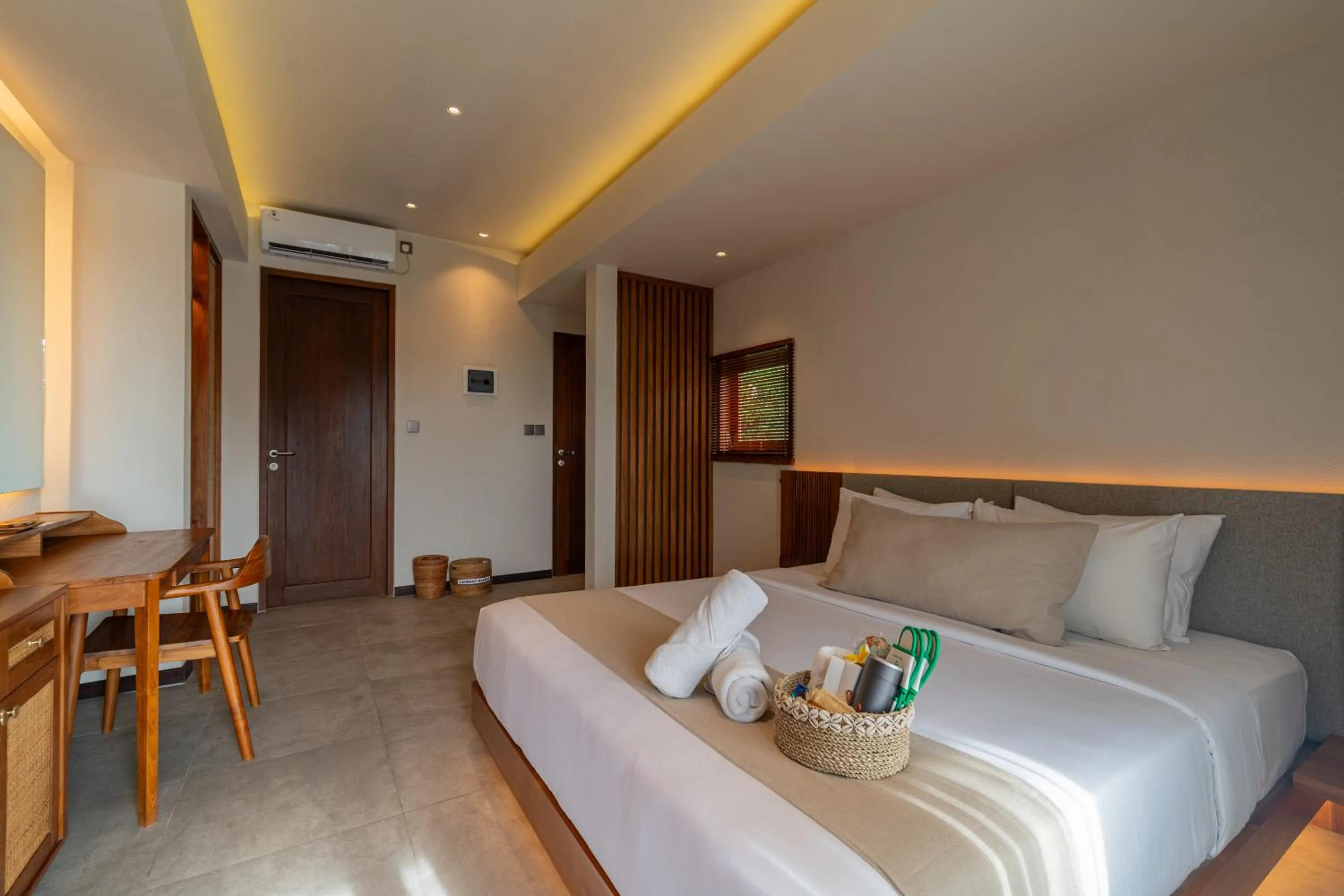 Photo of the whole room, Bed in Ubud Aura Retreat