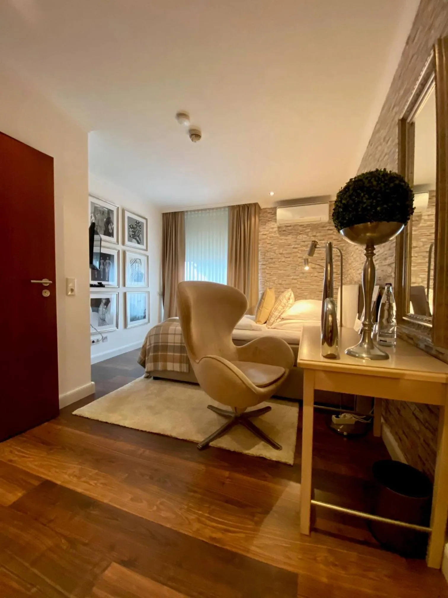 Photo of the whole room, Bed in Parkhotel Bielefeld