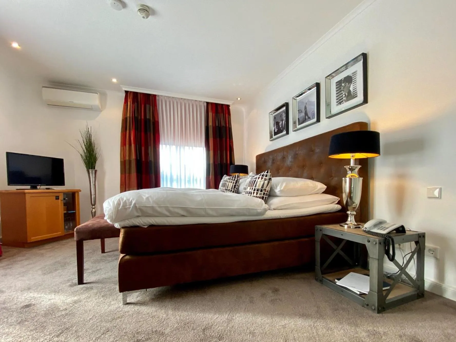 Bedroom, Bed in Parkhotel Bielefeld