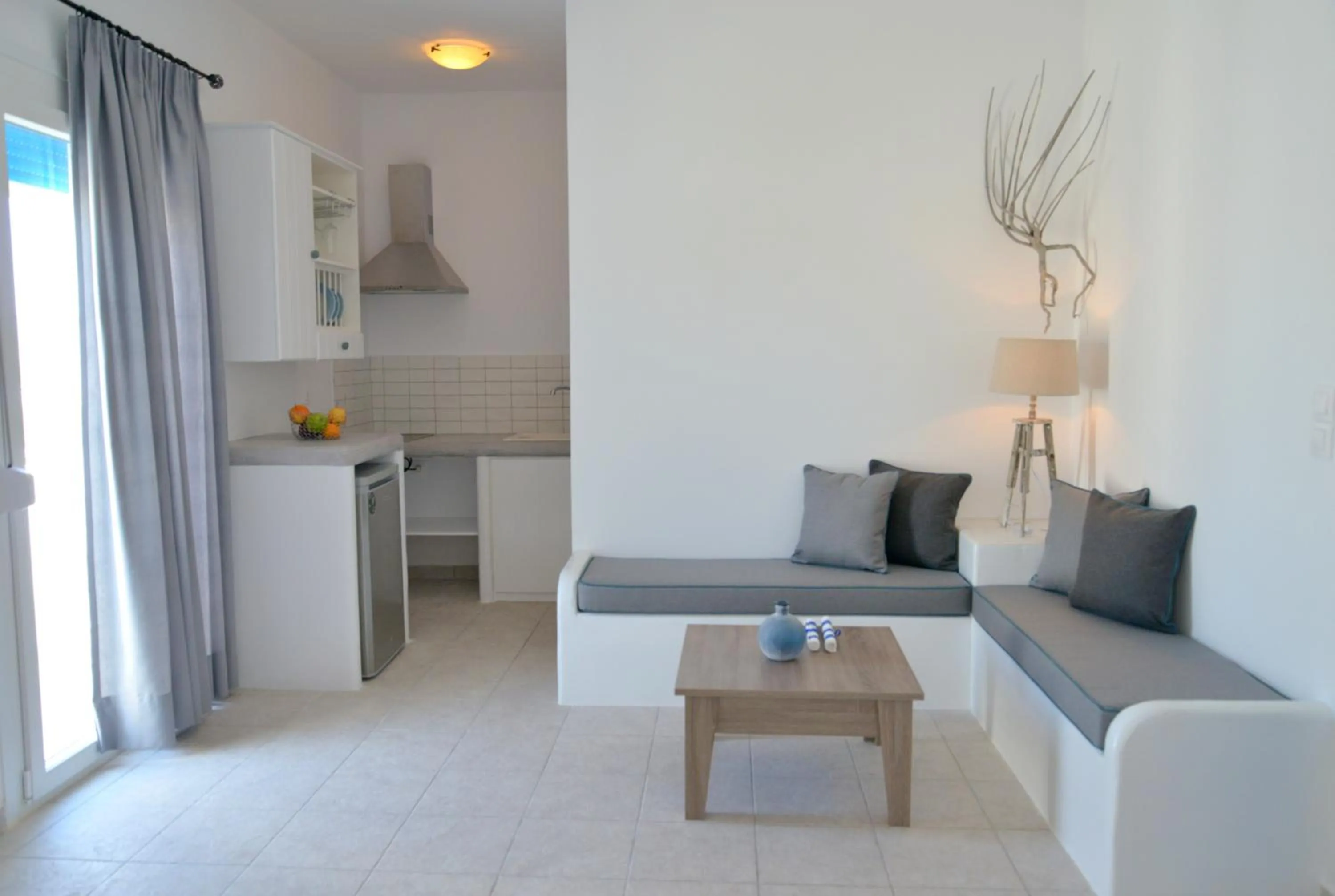 Seating area in Glaronisia Hotel