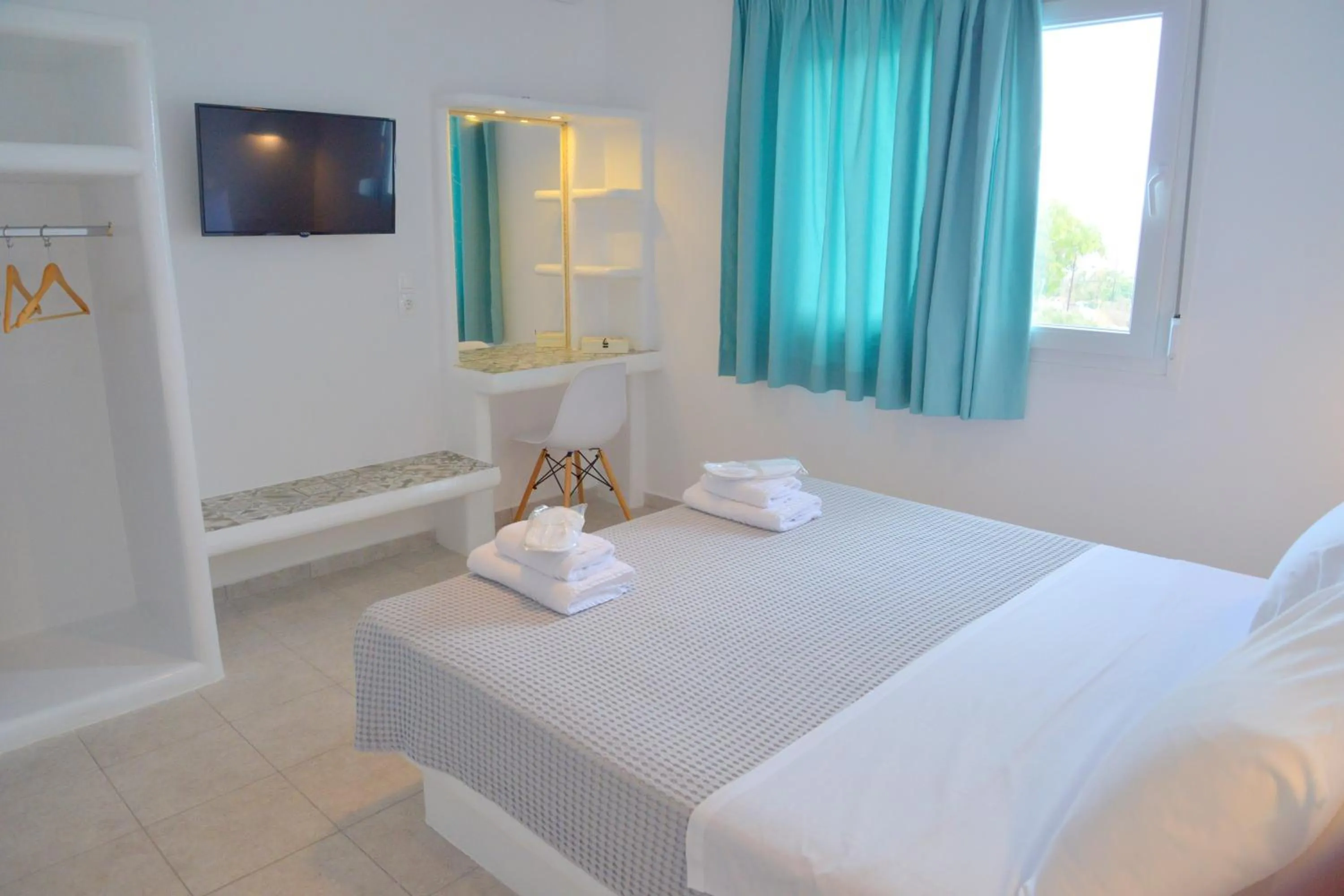 Bedroom, Bed in Glaronisia Hotel