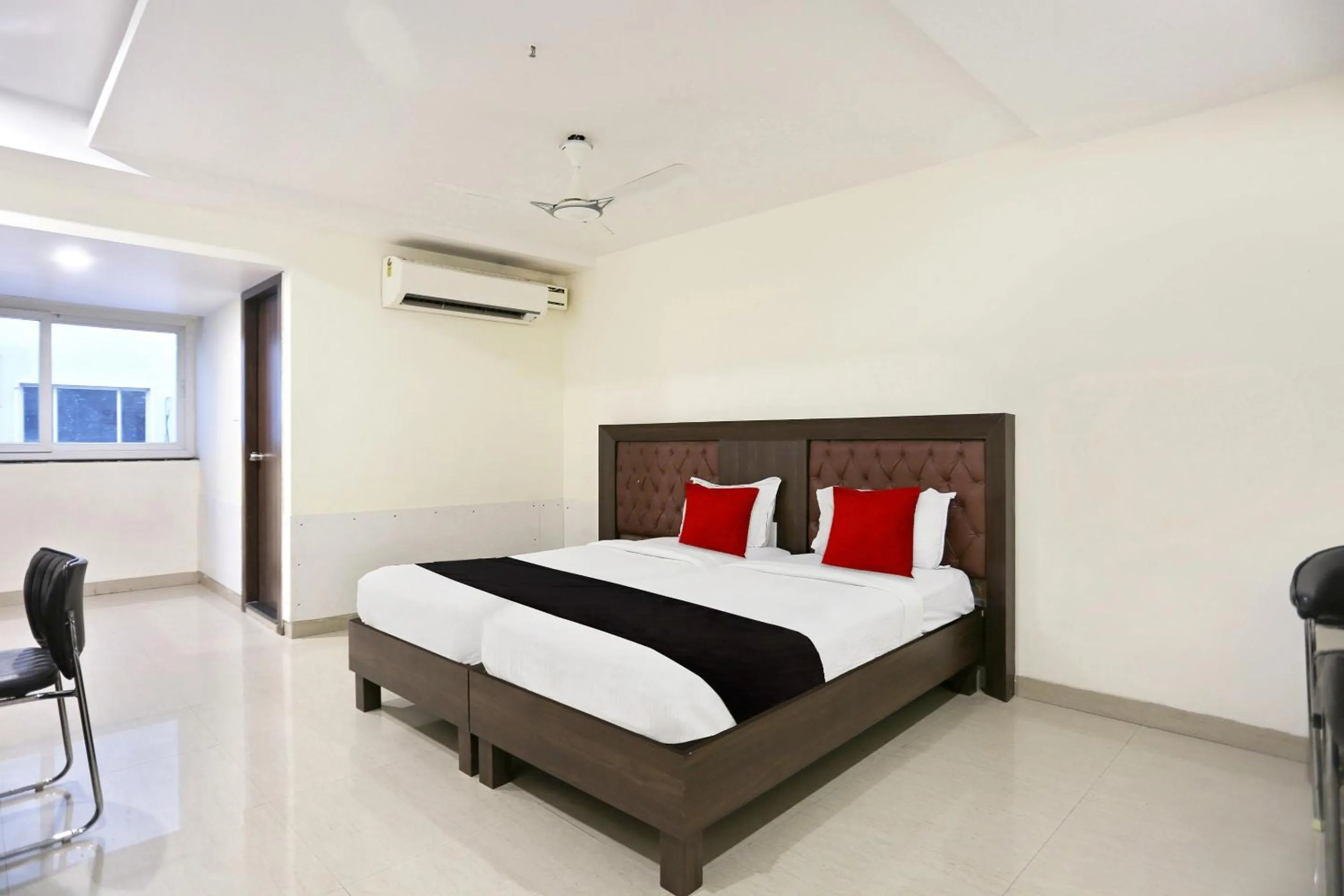 Townhouse Halcyon Deccan Inn Near Shilparamam